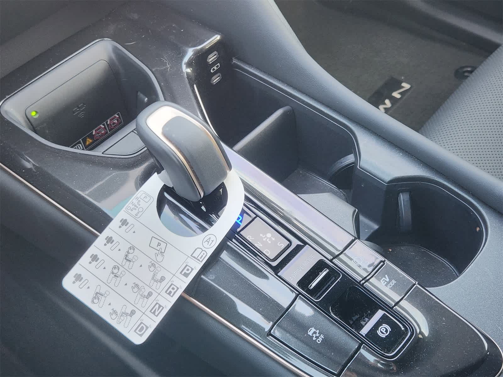 Thumbnail: 2025 Toyota Crown Signia - 19