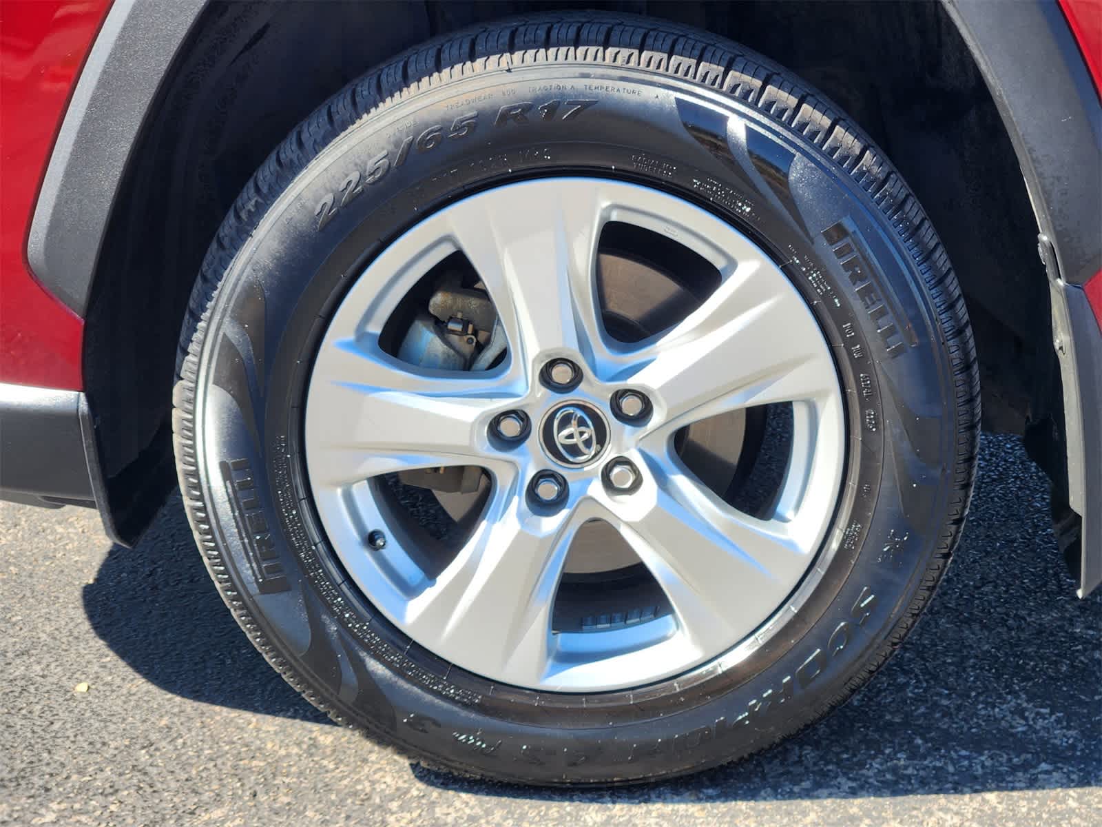 Thumbnail: 2021 Toyota RAV4 - 9