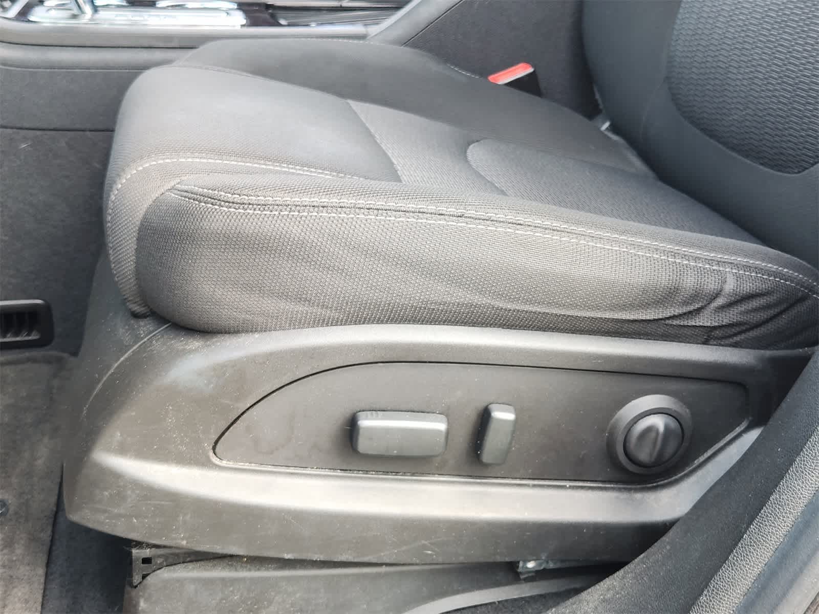 Thumbnail: 2017 Chevrolet Traverse - 21