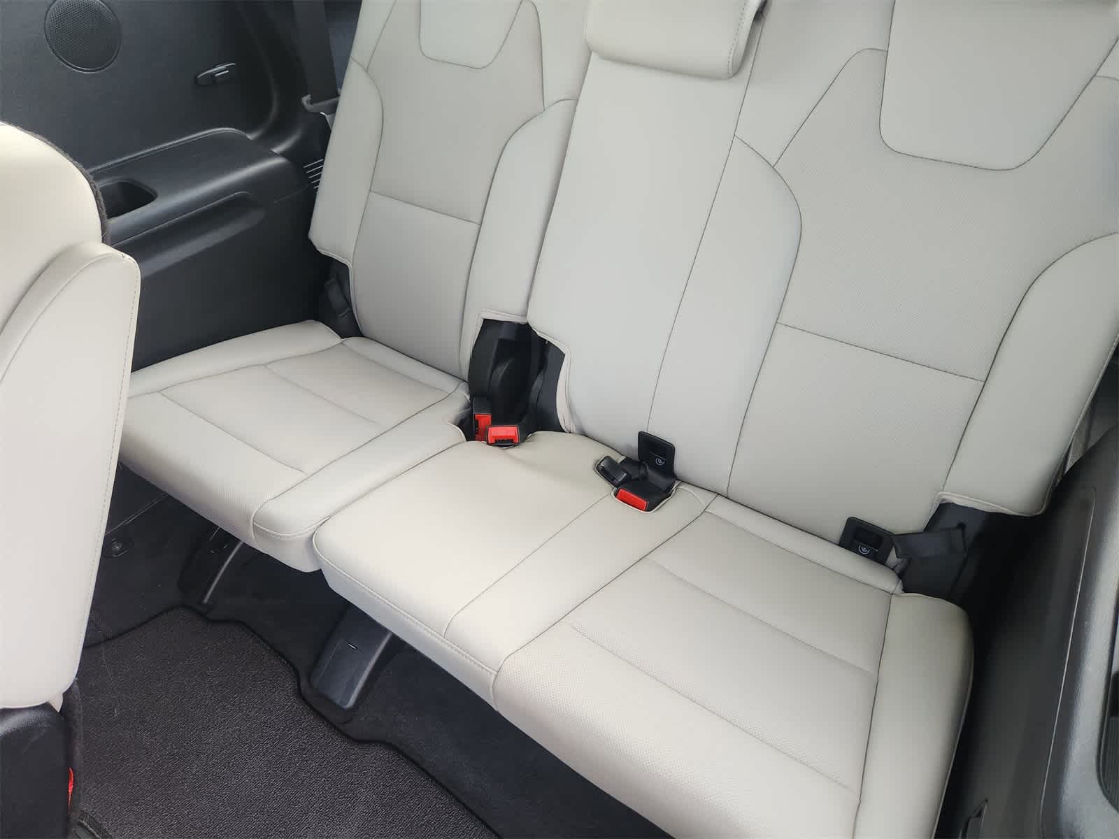 Thumbnail: 2022 Kia Telluride - 31