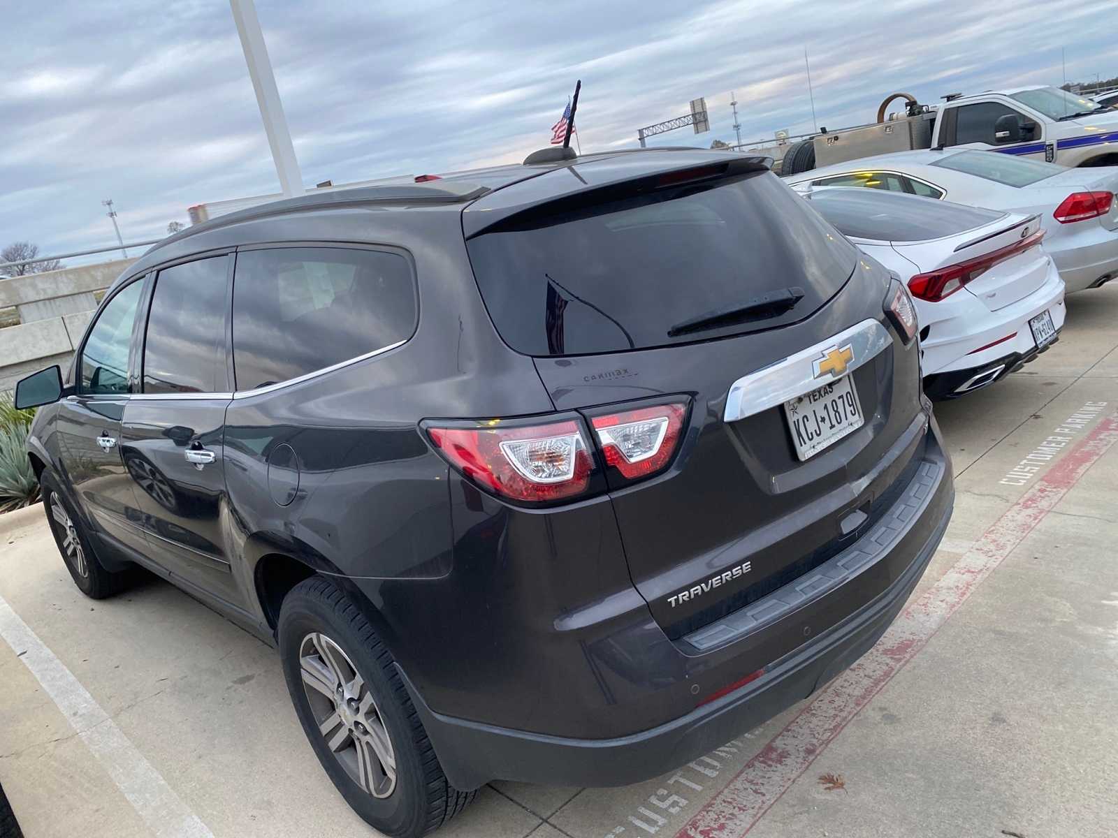 Thumbnail: 2017 Chevrolet Traverse - 6