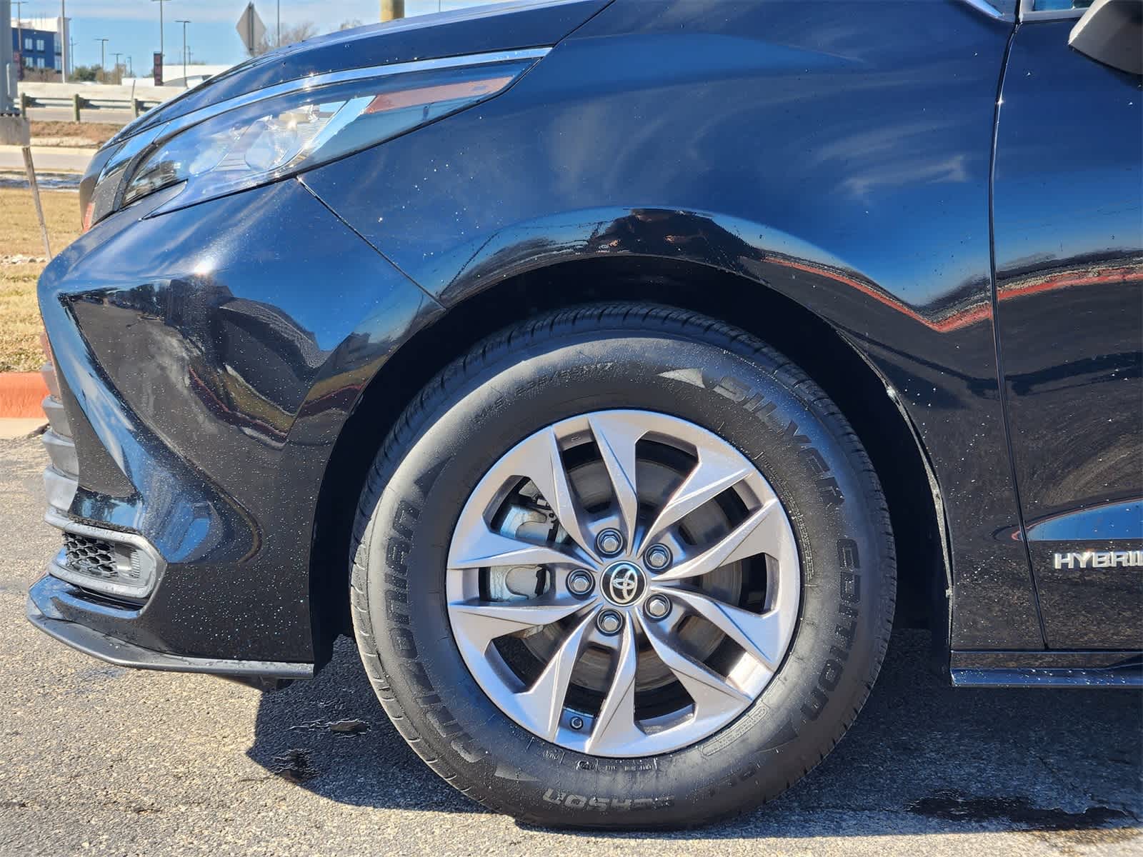 Thumbnail: 2021 Toyota Sienna - 8