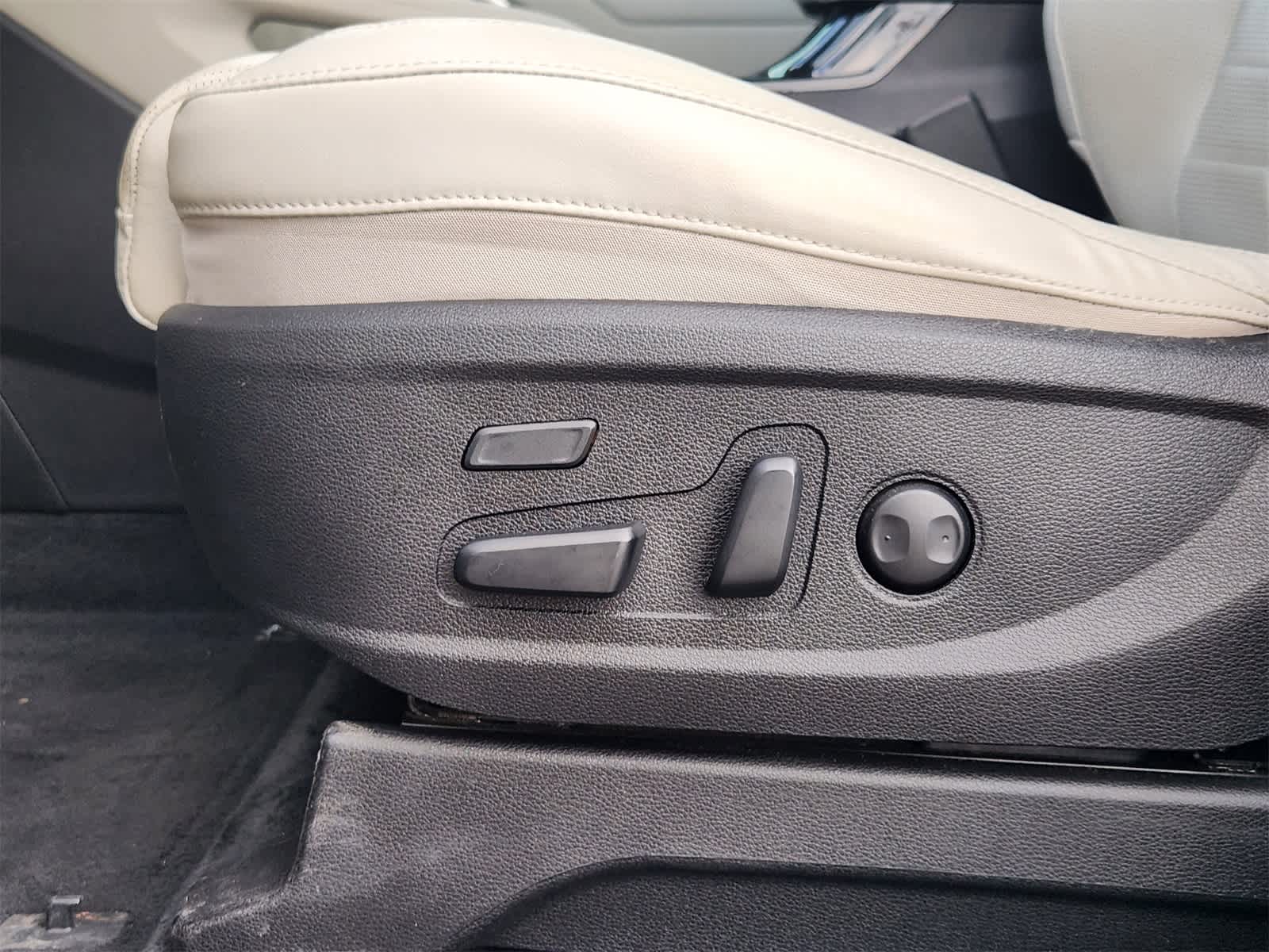 Thumbnail: 2022 Kia Telluride - 23