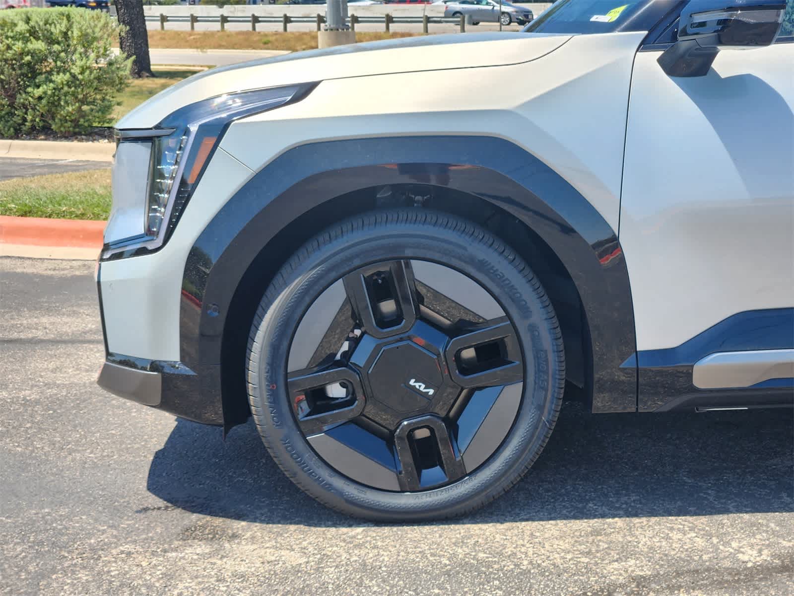 Thumbnail: 2026 Kia EV9 - 8