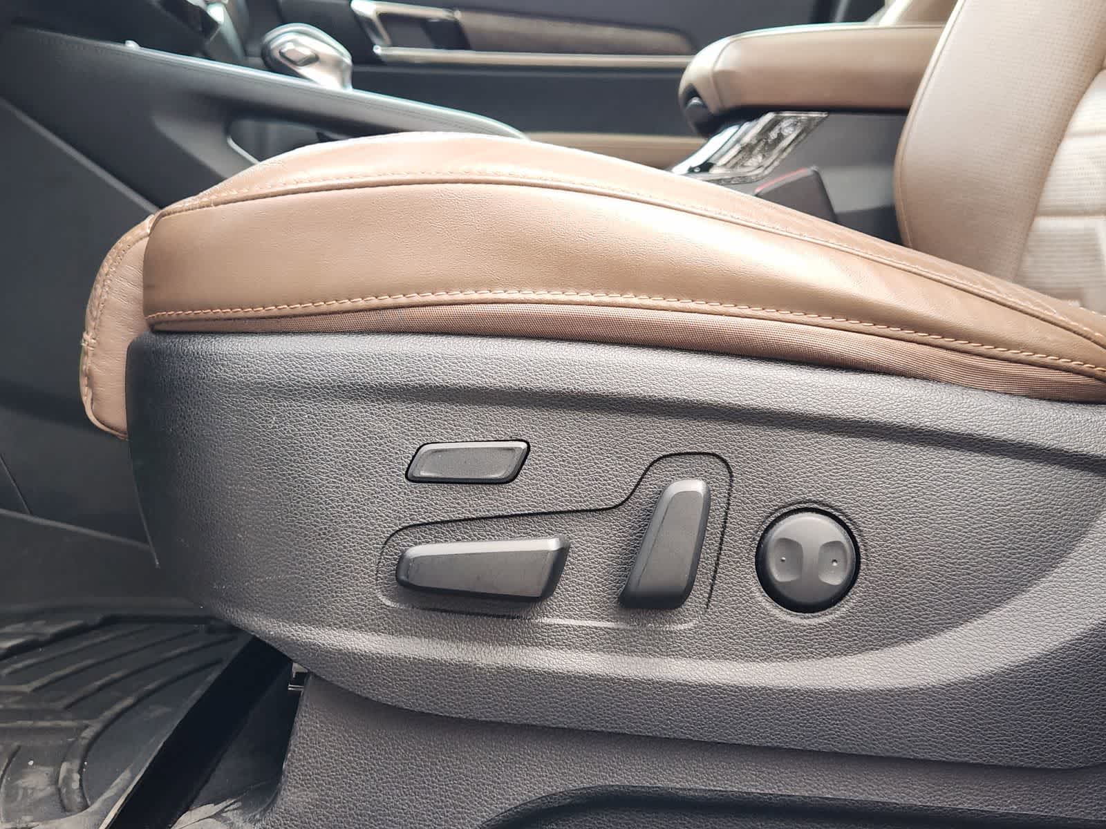 Thumbnail: 2020 Kia Telluride - 24