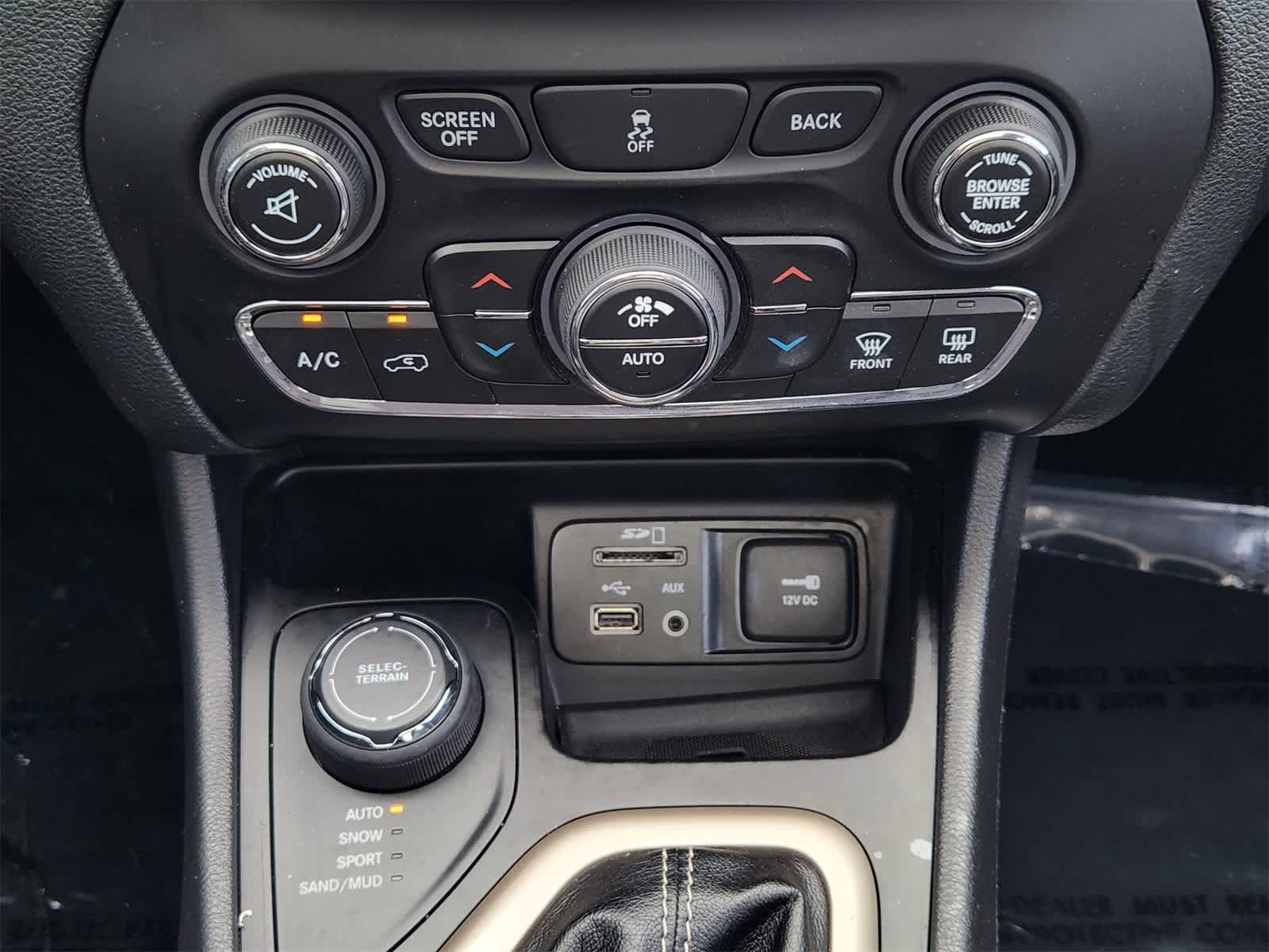 Thumbnail: 2016 Jeep Cherokee - 18