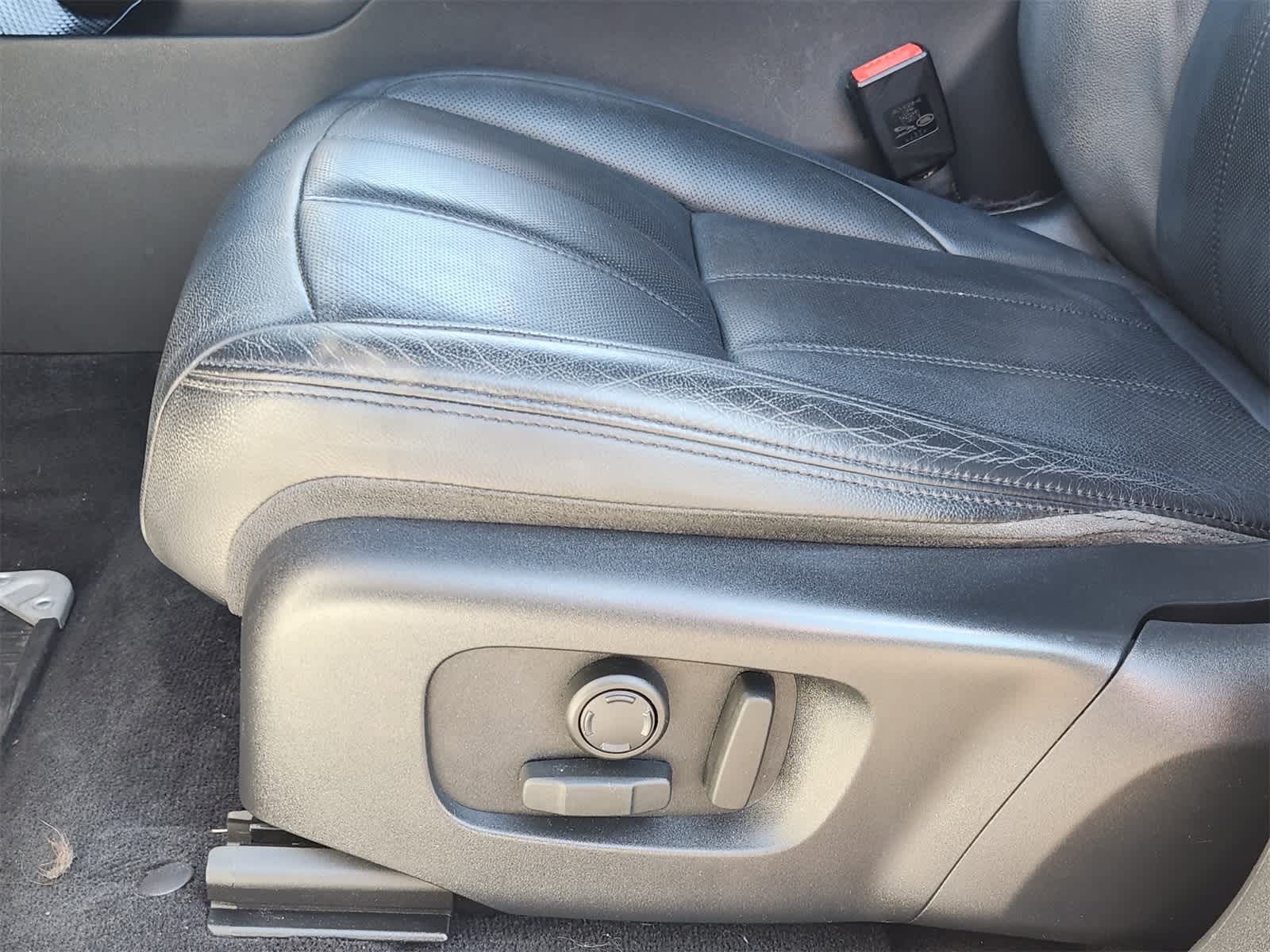 Thumbnail: 2020 Land Rover Range Rover Evoque - 23