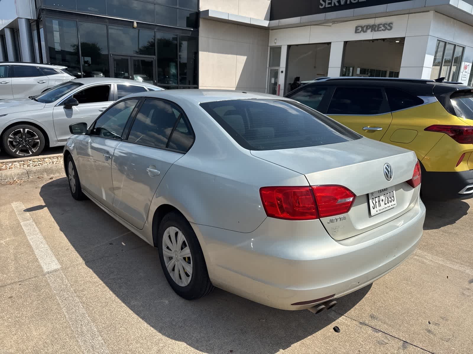 Thumbnail: 2011 Volkswagen Jetta - 4