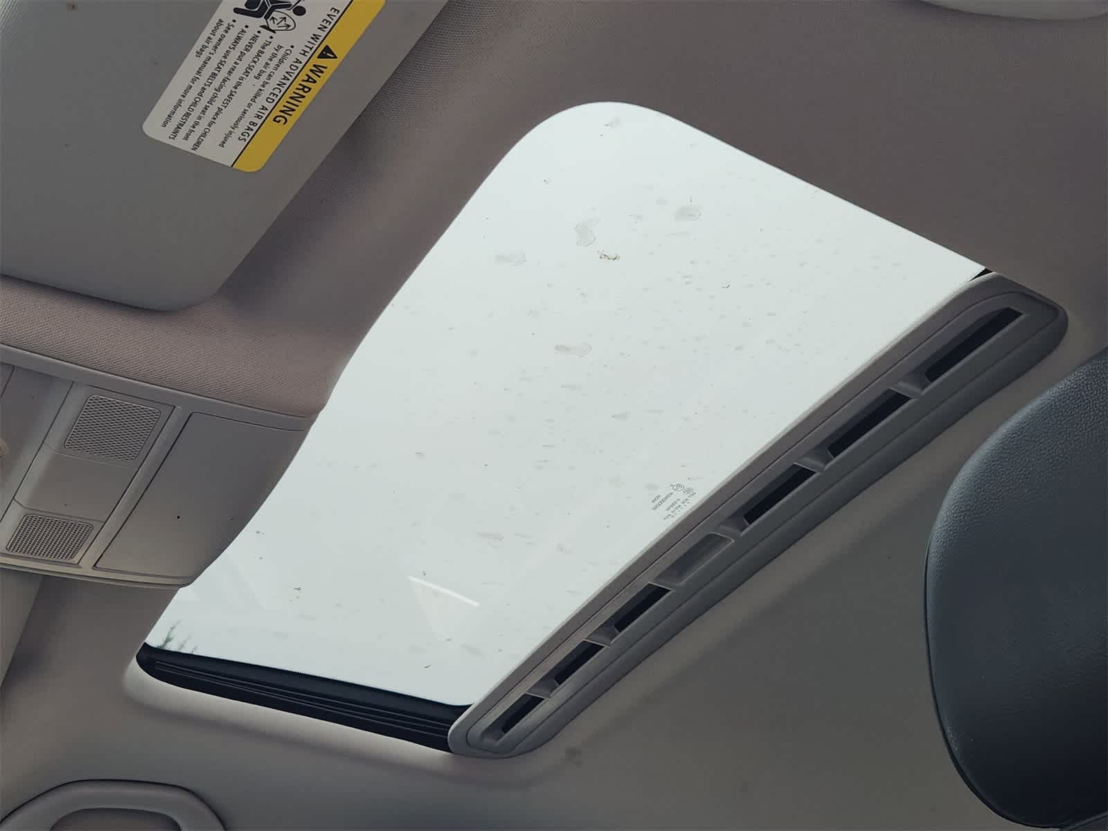 Thumbnail: 2012 Volkswagen Passat - 22