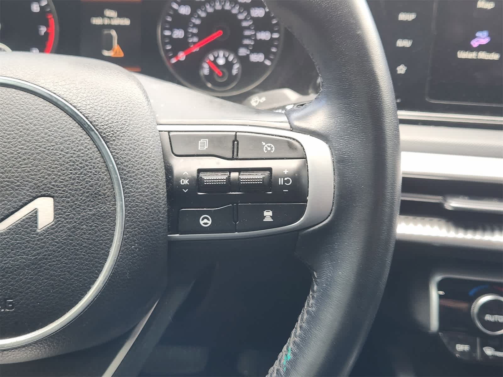 Thumbnail: 2023 Kia K5 - 29