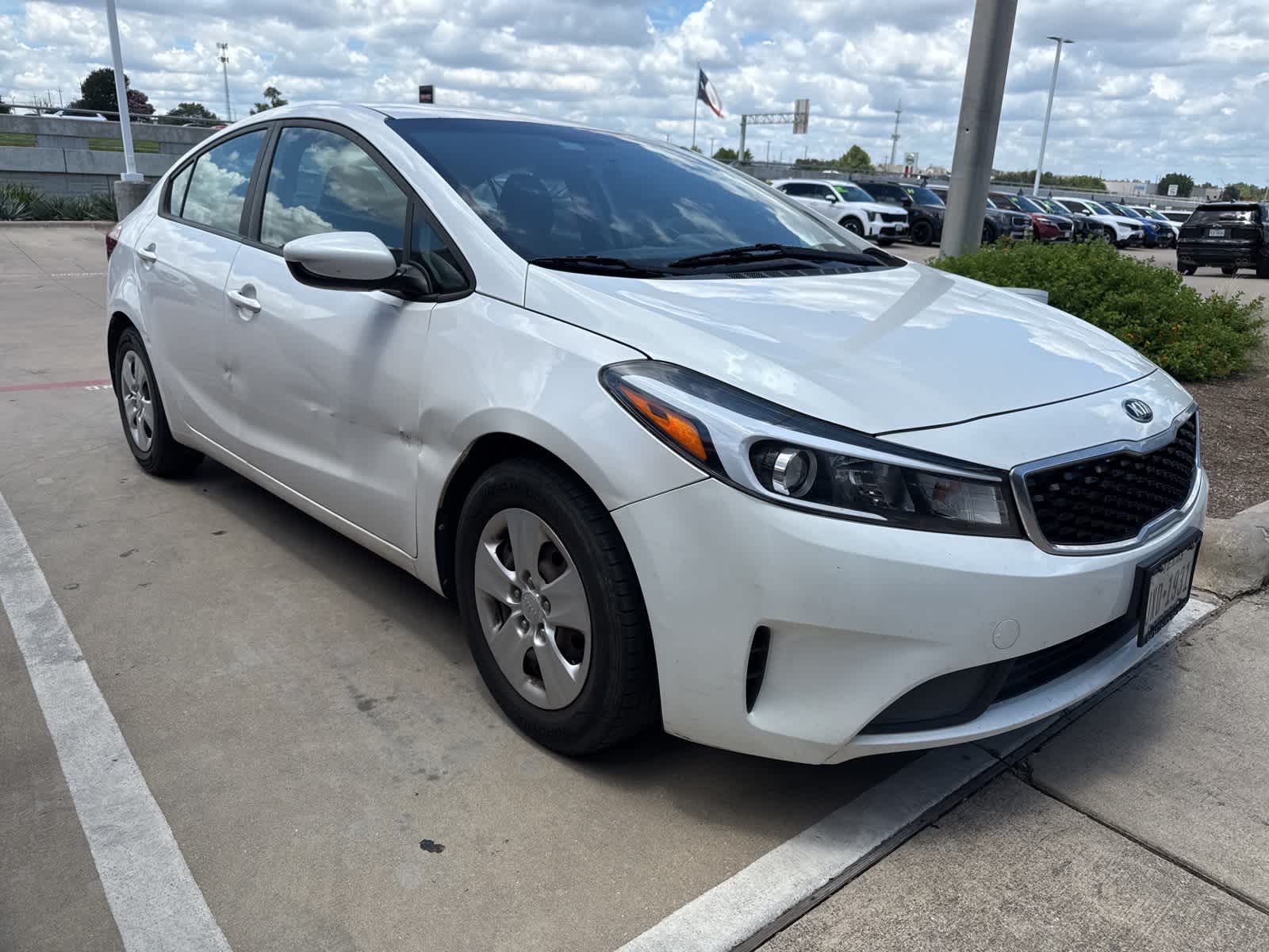 Thumbnail: 2017 Kia Forte - 3