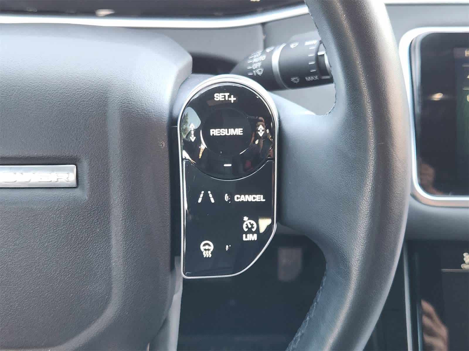 Thumbnail: 2020 Land Rover Range Rover Evoque - 29