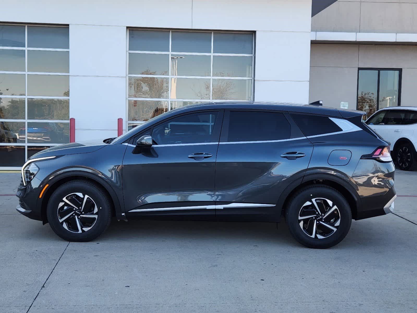 Thumbnail: 2025 Kia Sportage - 4