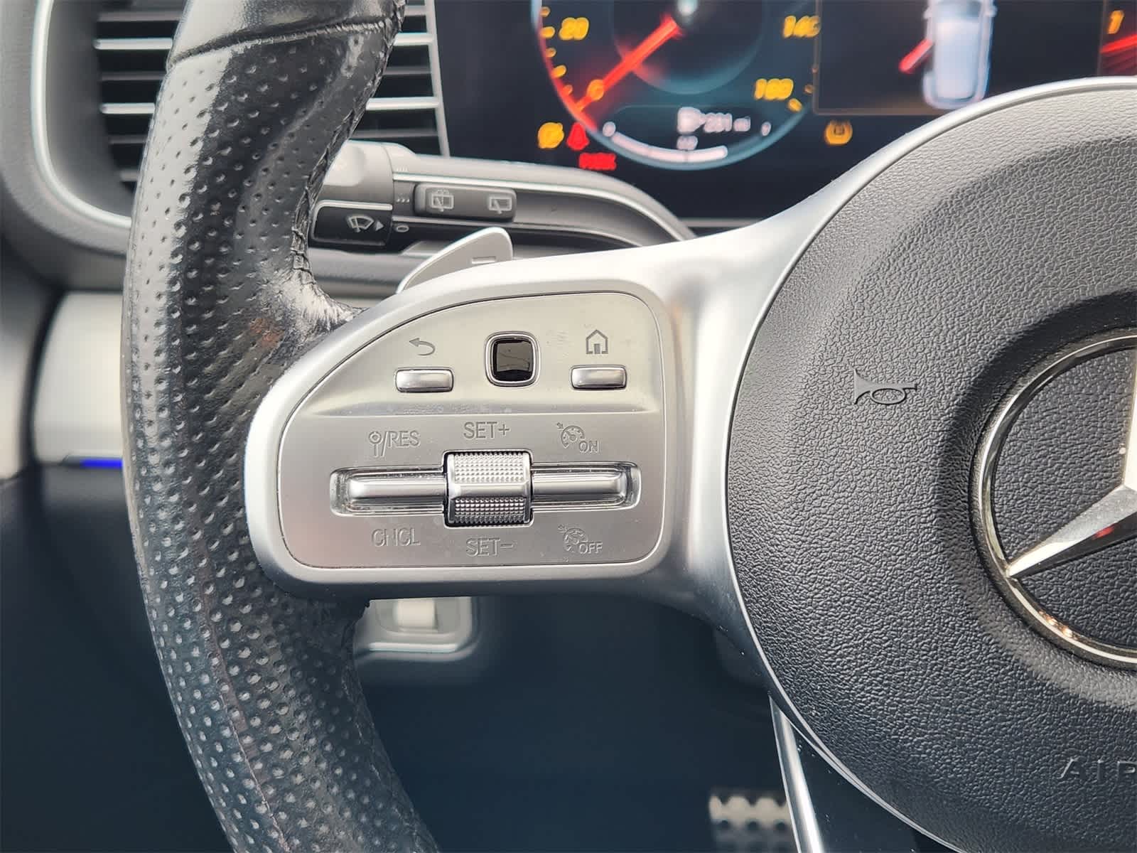 Thumbnail: 2020 Mercedes-Benz GLE - 26