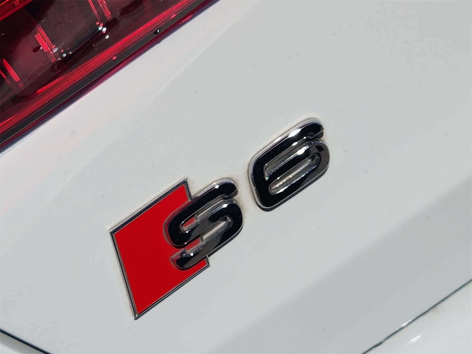 Thumbnail: 2022 Audi S6 - 10