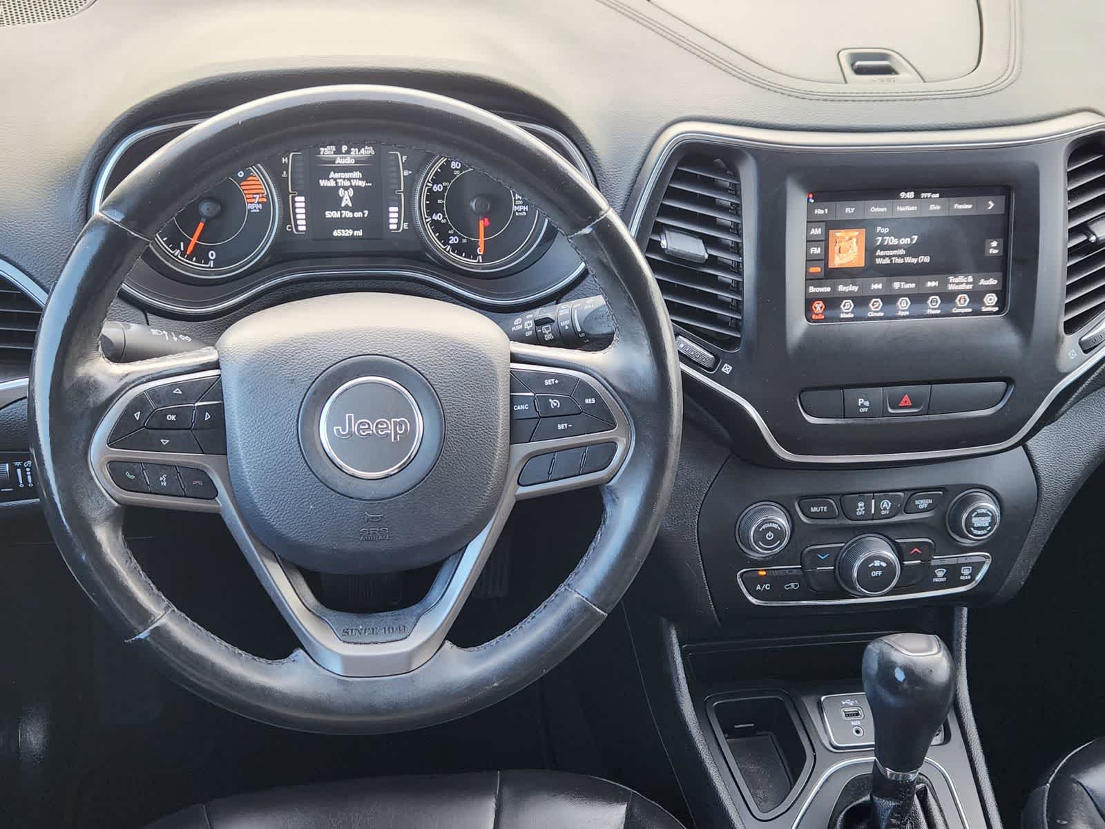 Thumbnail: 2019 Jeep Cherokee - 25