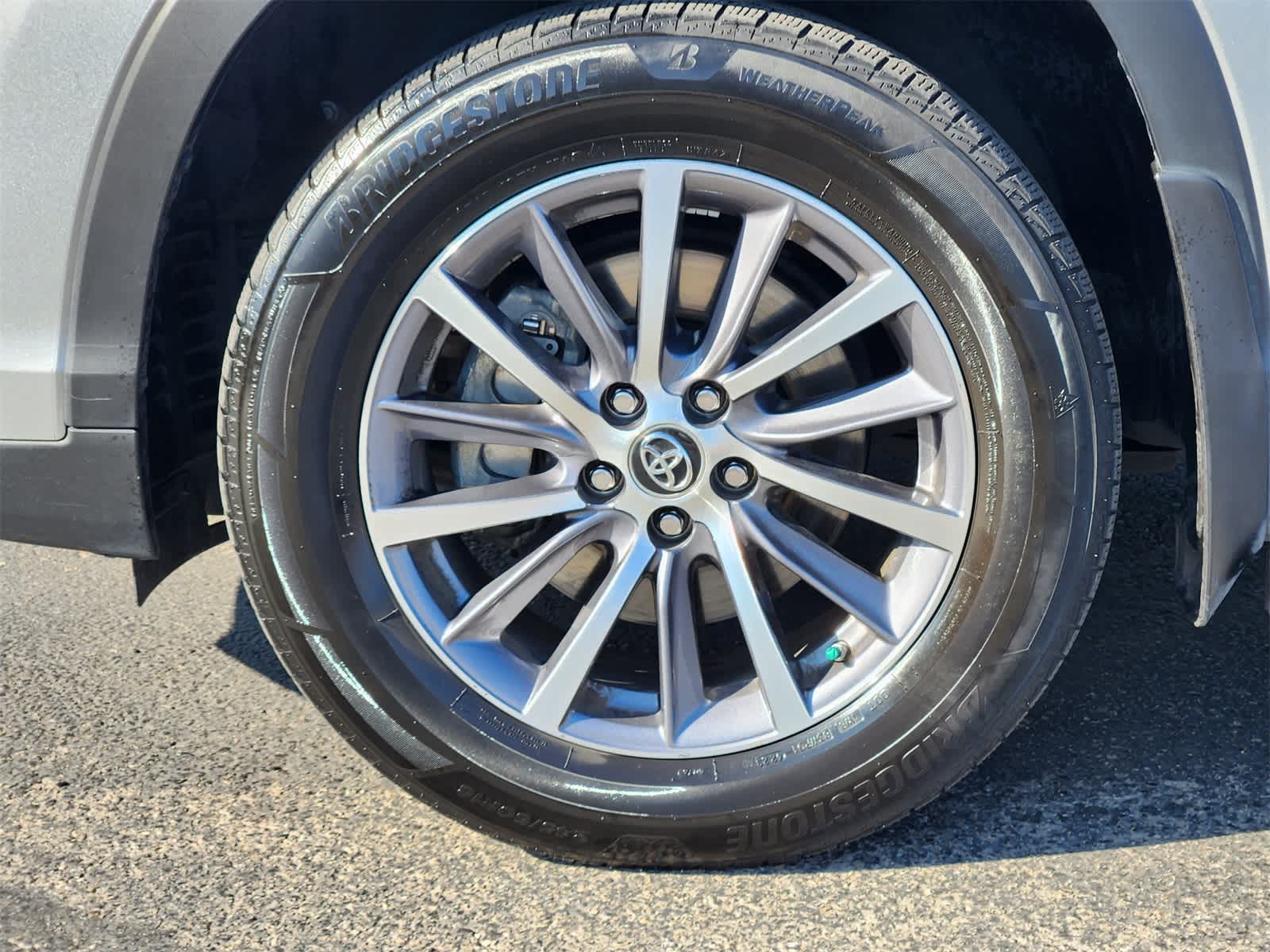 Thumbnail: 2019 Toyota Highlander - 9