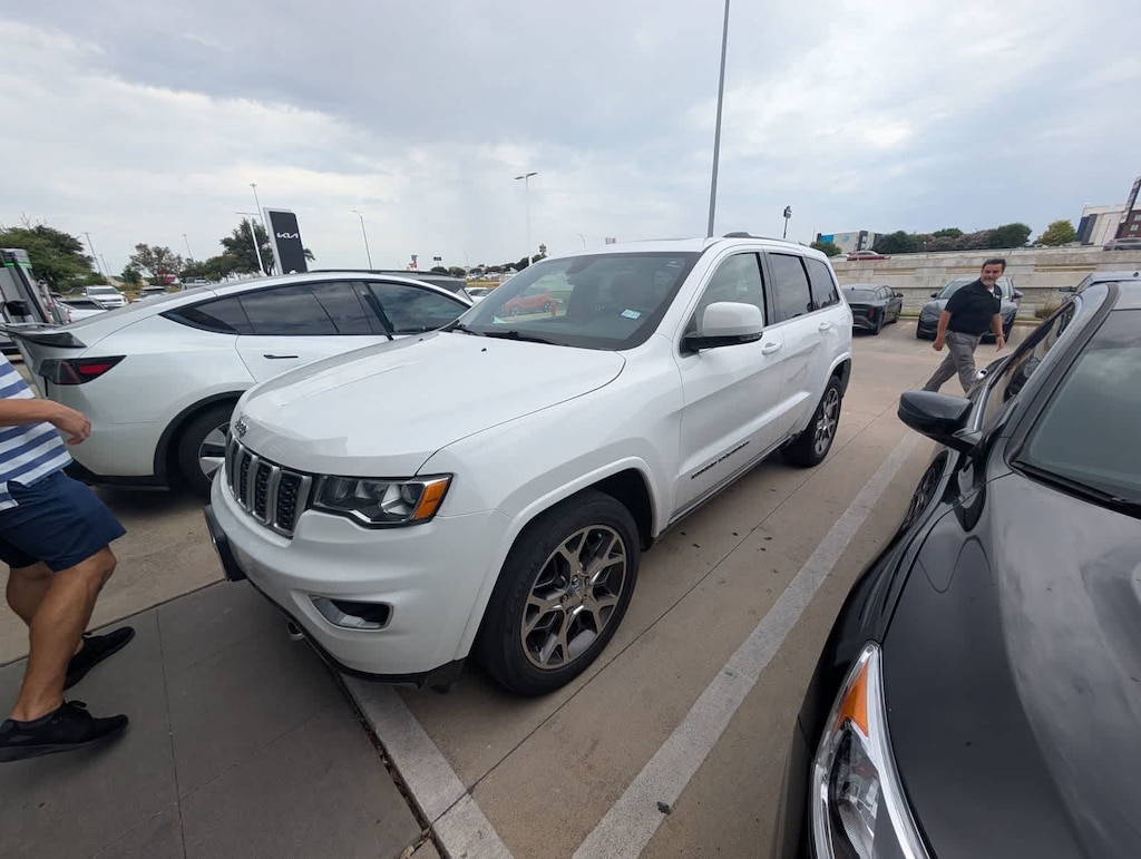 Used 2018 Jeep Grand Cherokee Limited RWD SUV