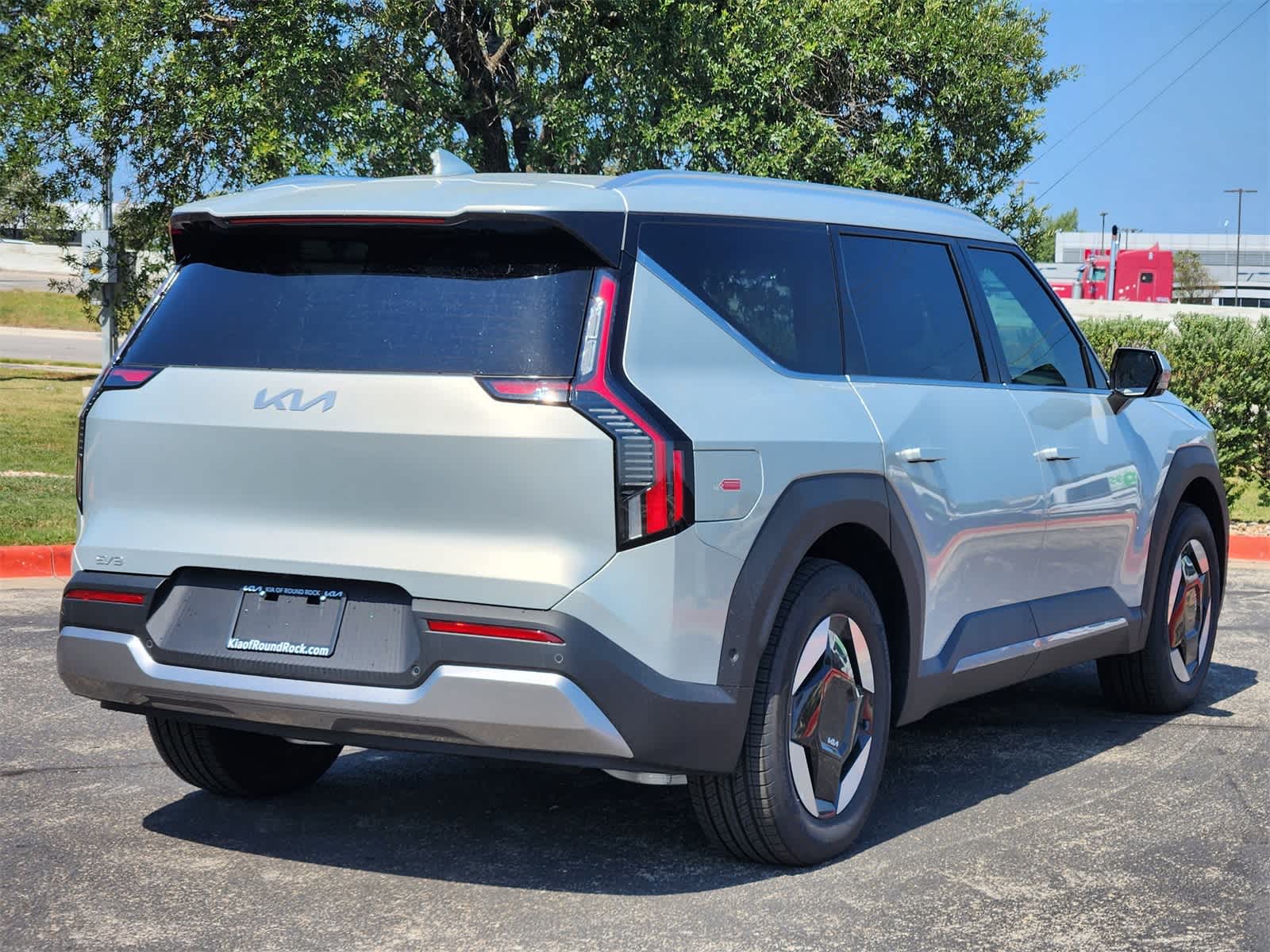 Thumbnail: 2026 Kia EV9 - 5