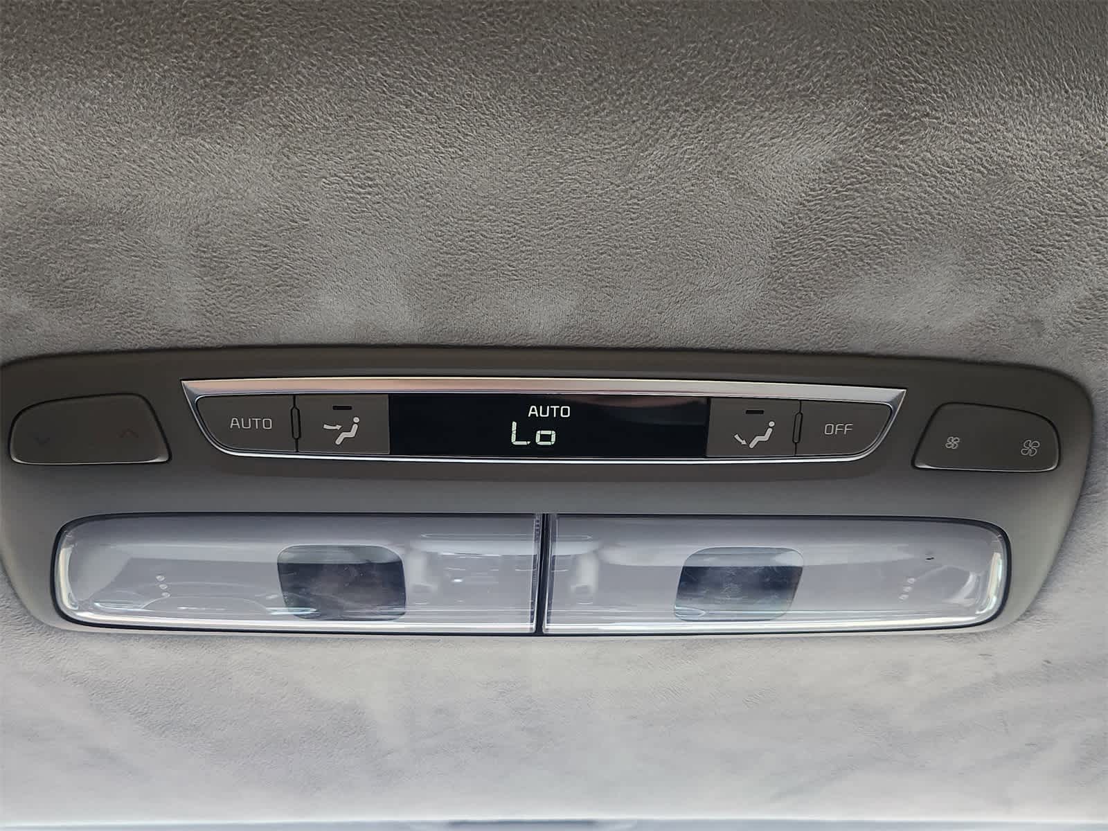 Thumbnail: 2022 Kia Telluride - 30