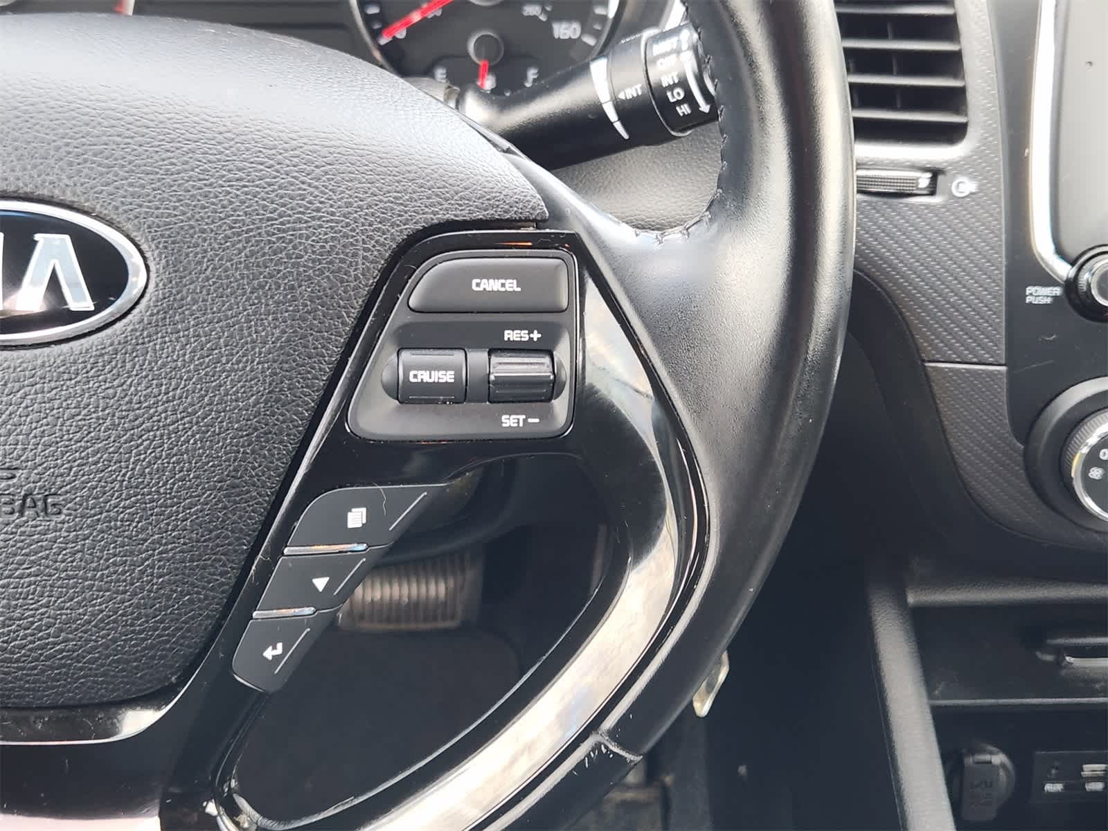 Thumbnail: 2017 Kia Forte - 27