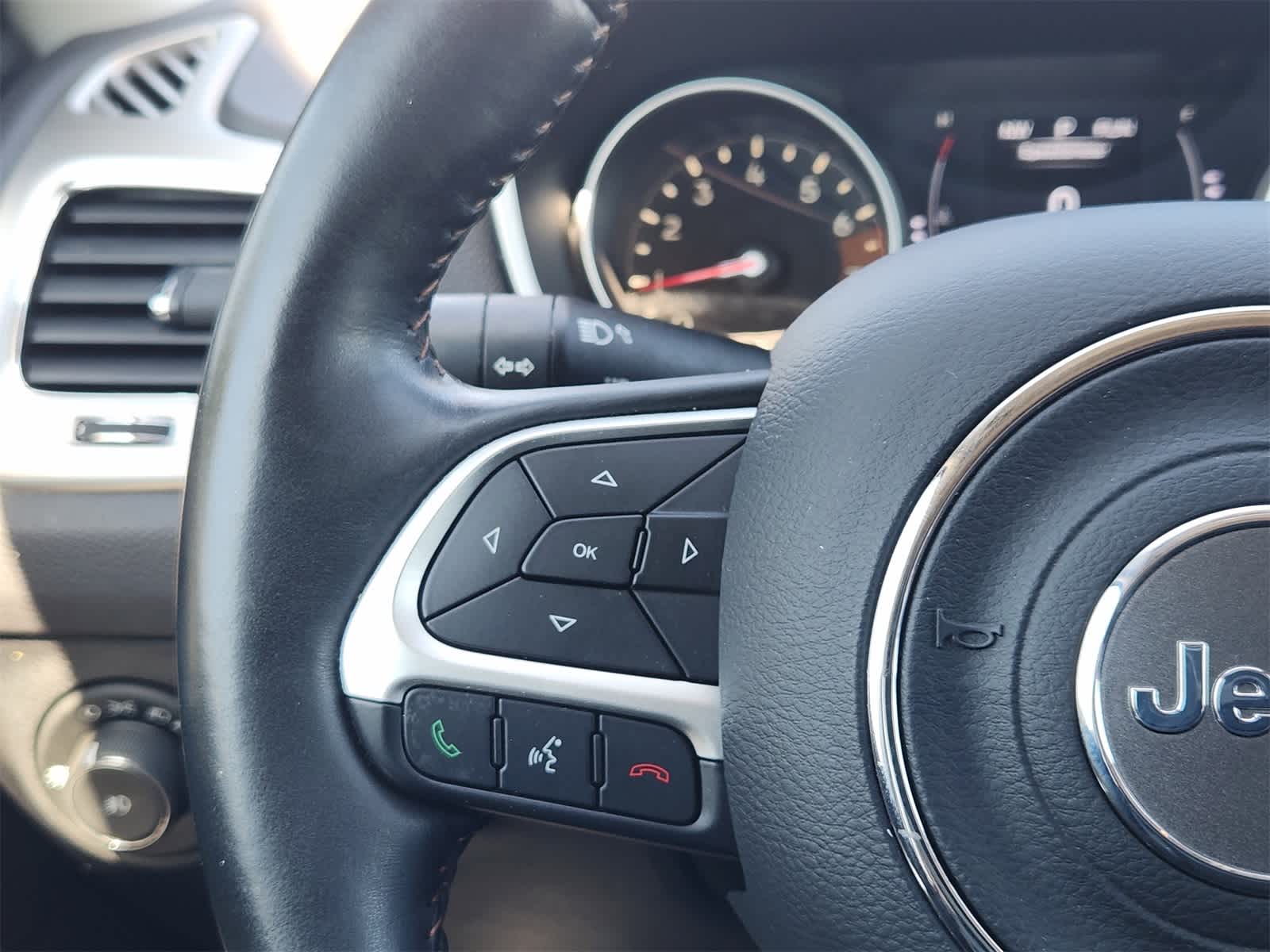 Thumbnail: 2018 Jeep Compass - 21