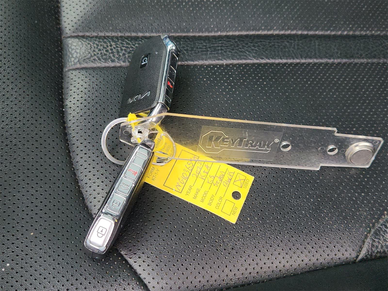 Thumbnail: 2022 Kia K5 - 31