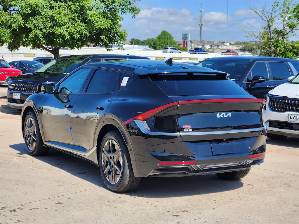 New 2025 Kia EV6 Wind SUV