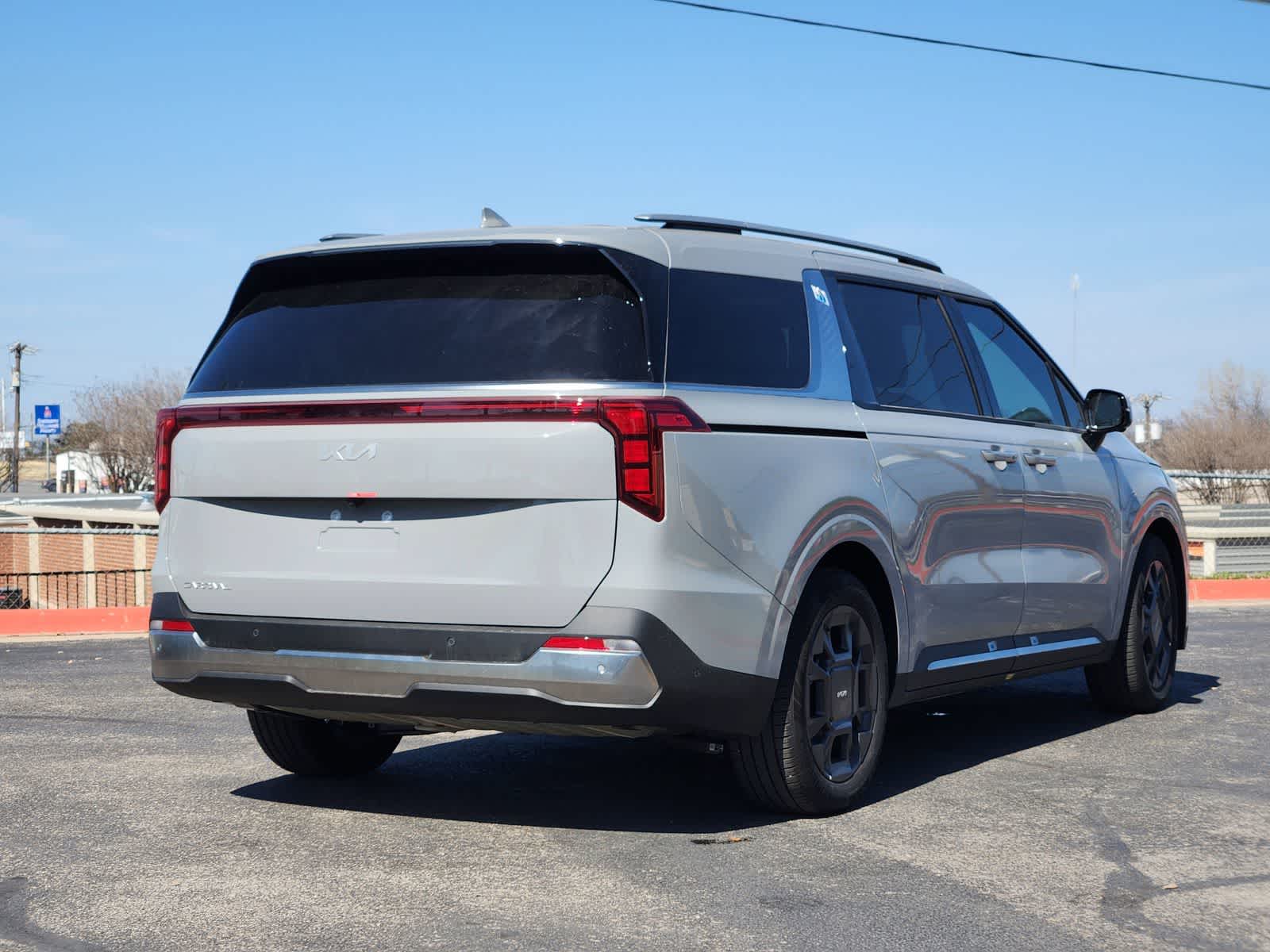 Thumbnail: 2026 Kia Carnival - 4
