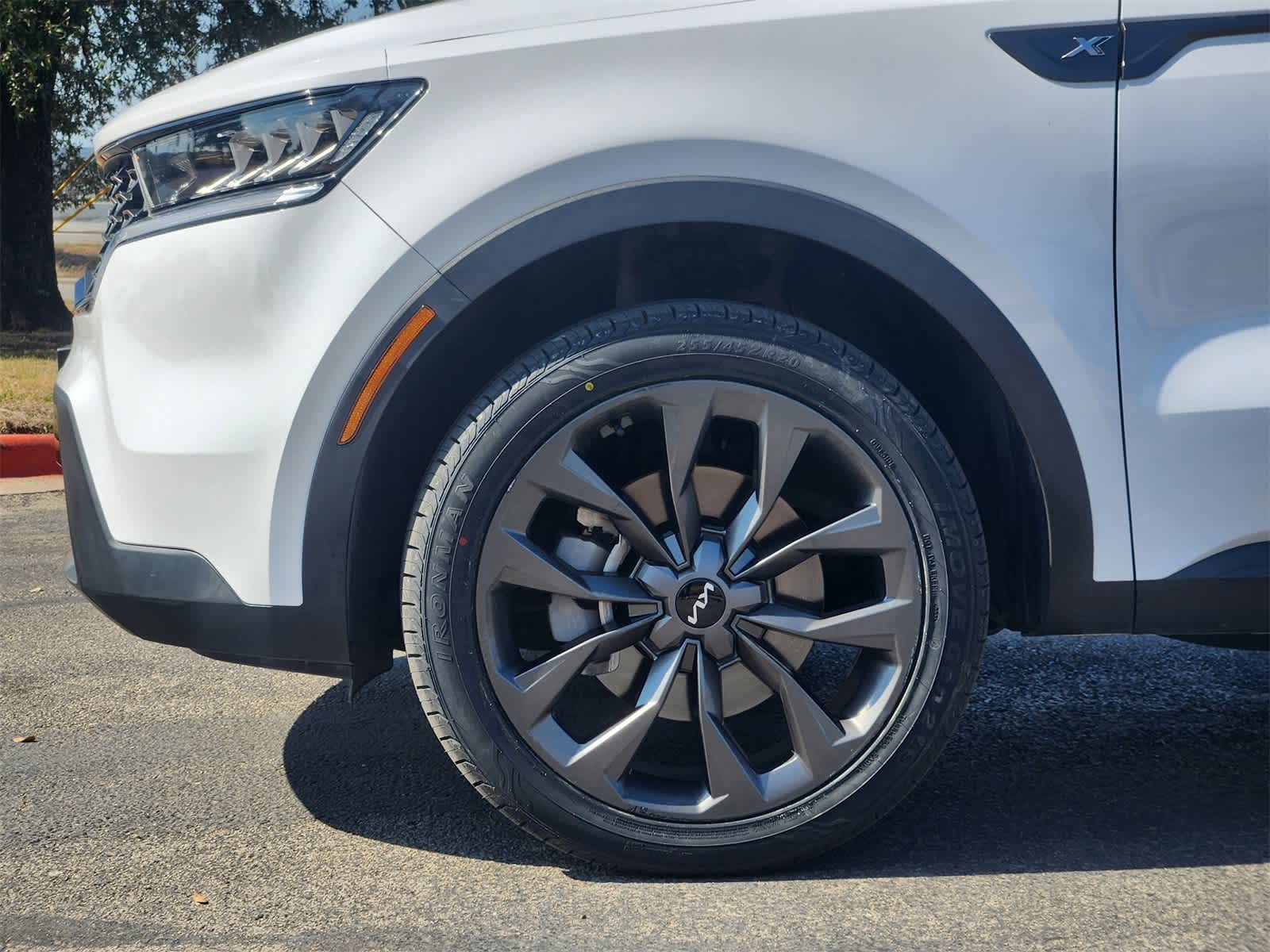 Thumbnail: 2023 Kia Sorento - 8