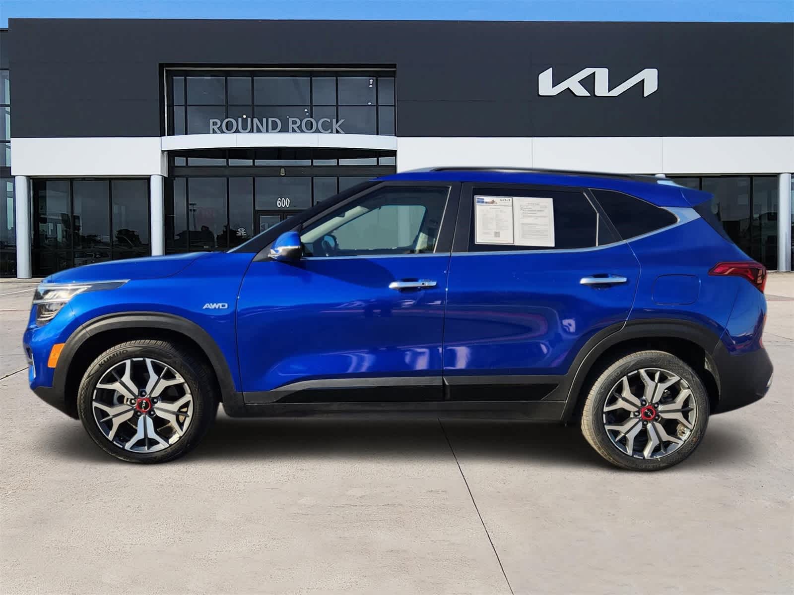 Thumbnail: 2023 Kia Seltos - 4