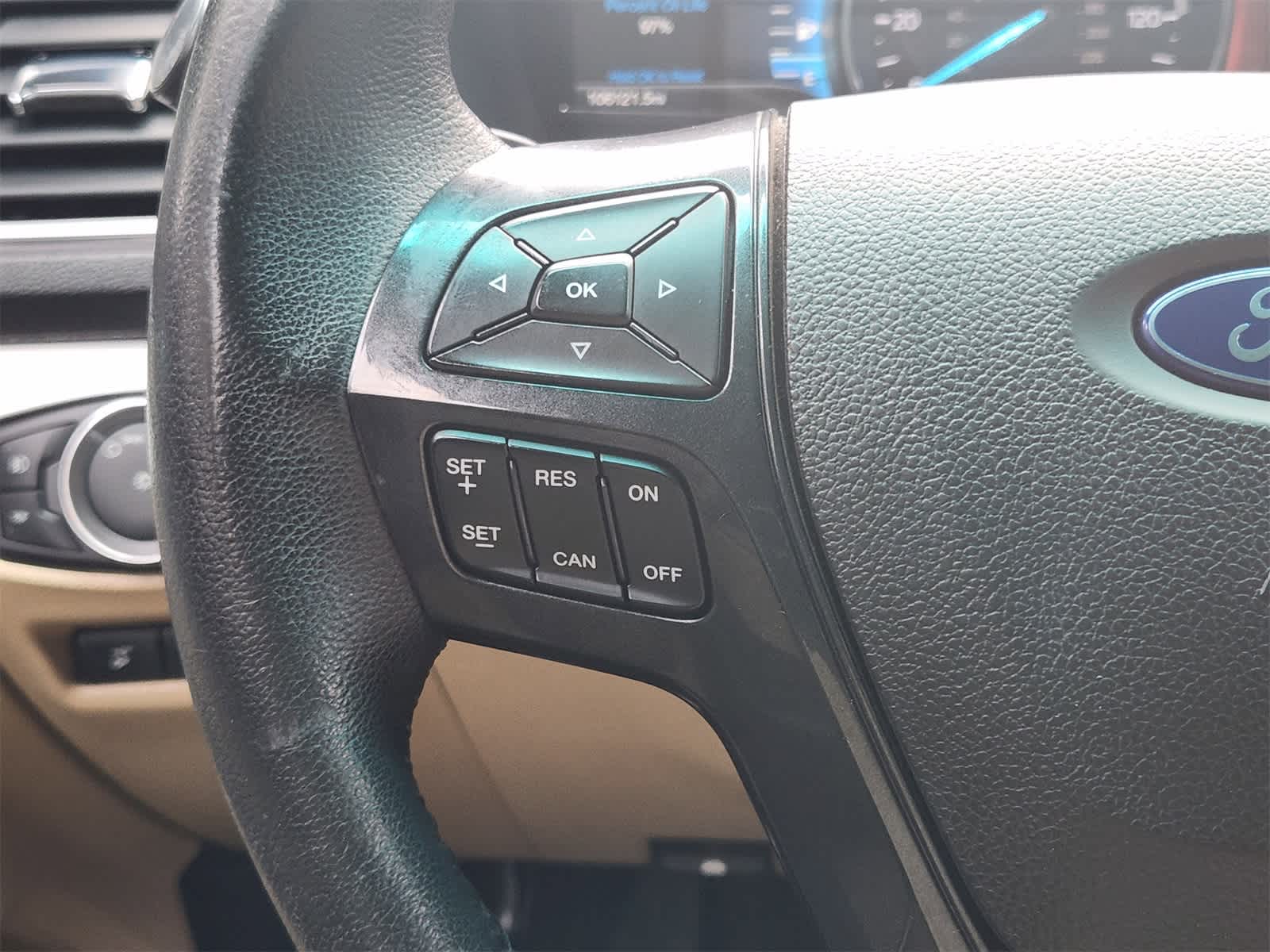 Thumbnail: 2016 Ford Explorer - 24
