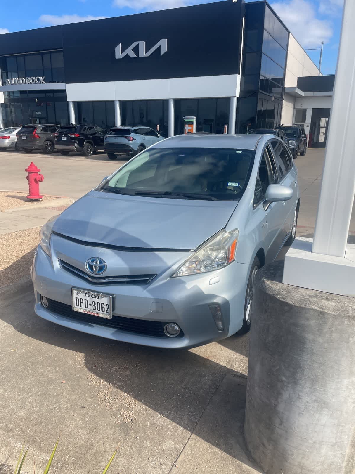 2014 Toyota Prius v Five -
                  Round Rock, TX