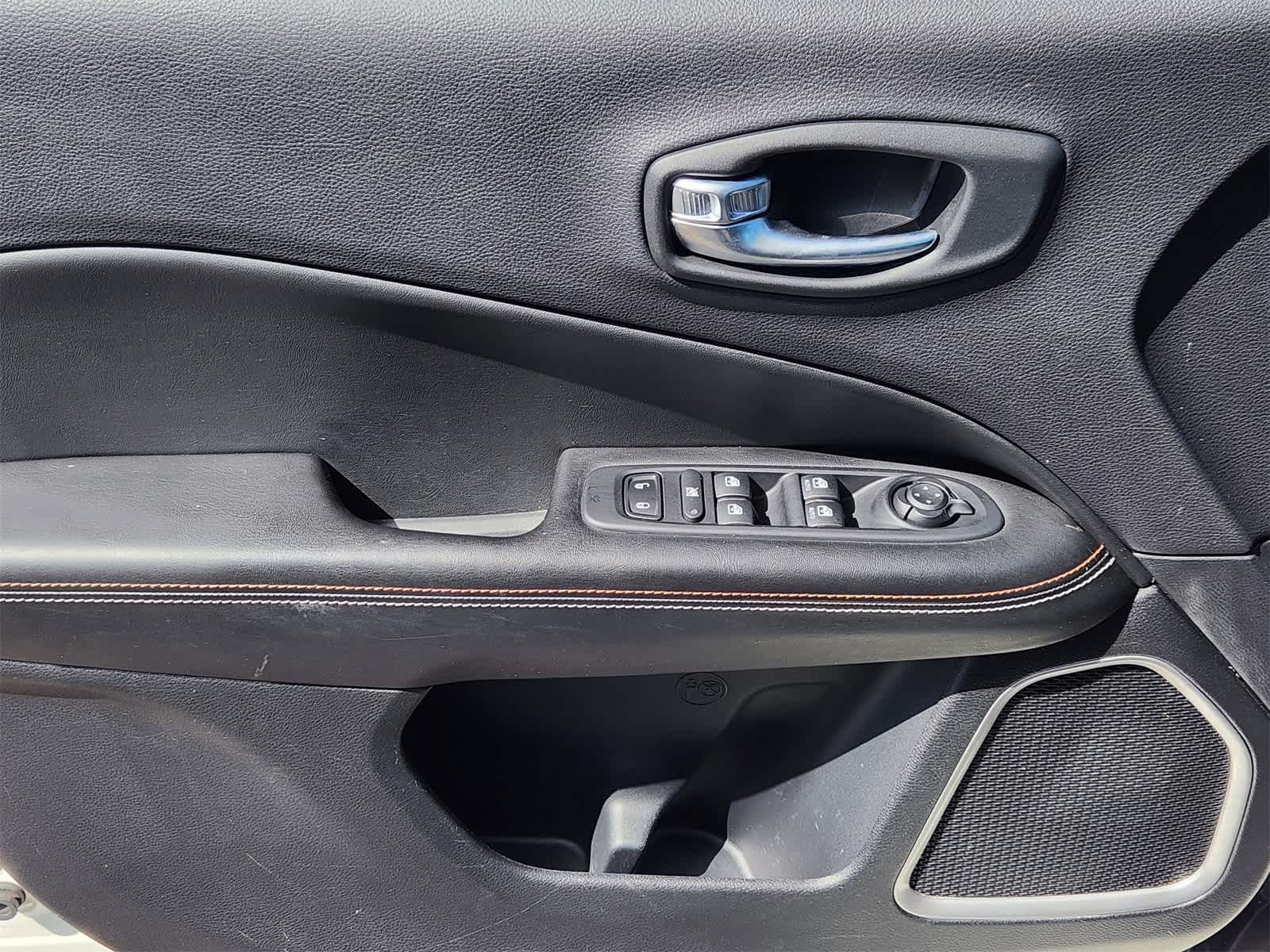 Thumbnail: 2018 Jeep Compass - 17