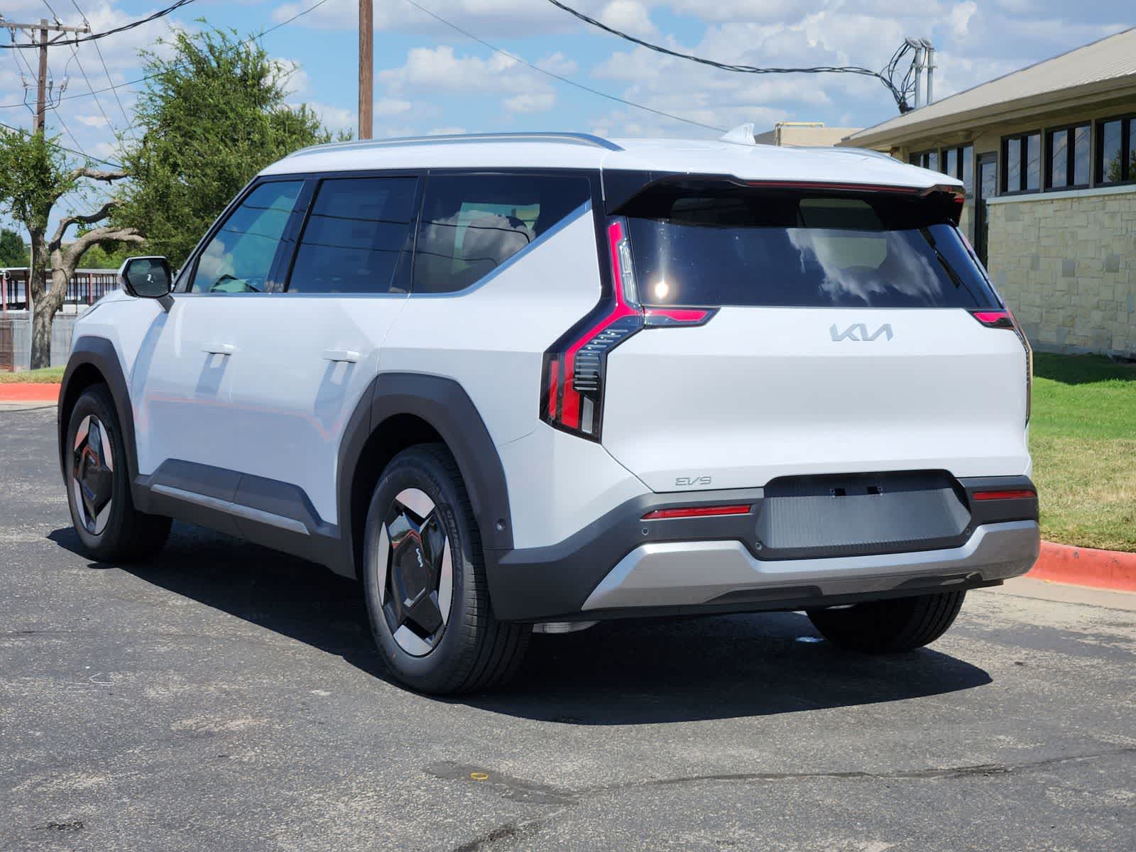 Thumbnail: 2026 Kia EV9 - 5