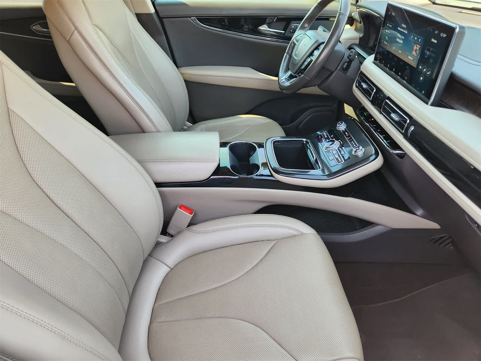 Thumbnail: 2022 Lincoln Nautilus - 14