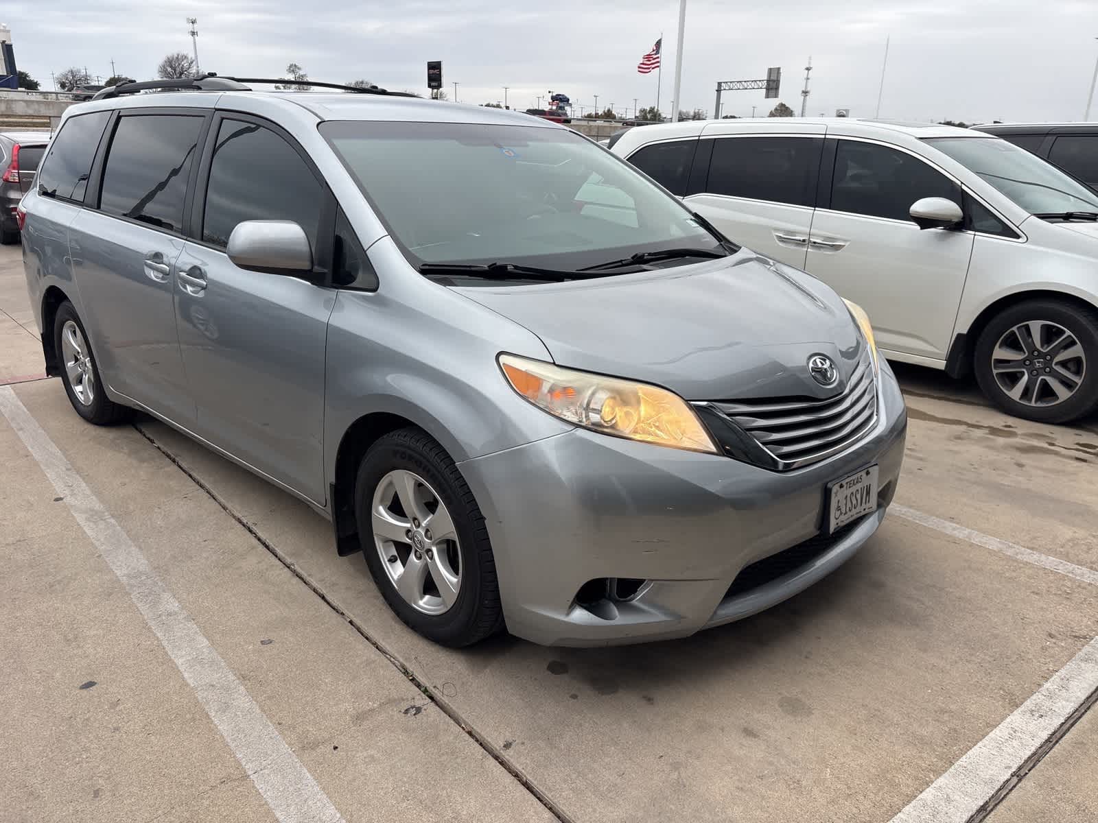 2015 Toyota Sienna LE -
                  Round Rock, TX