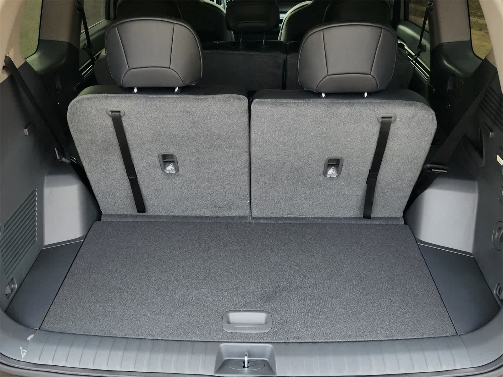 Thumbnail: 2026 Kia EV9 - 26