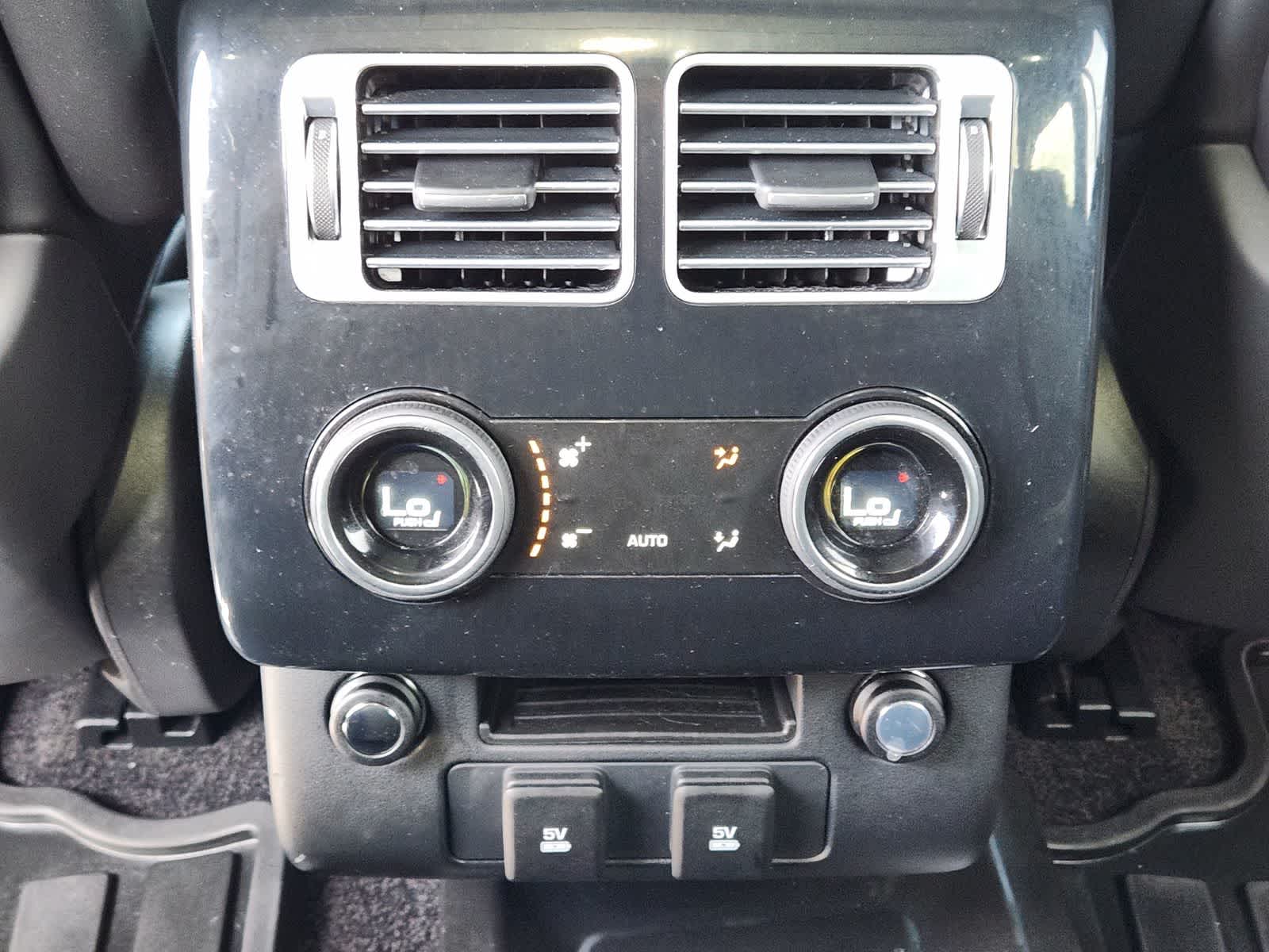 Thumbnail: 2019 Land Rover Range Rover - 27