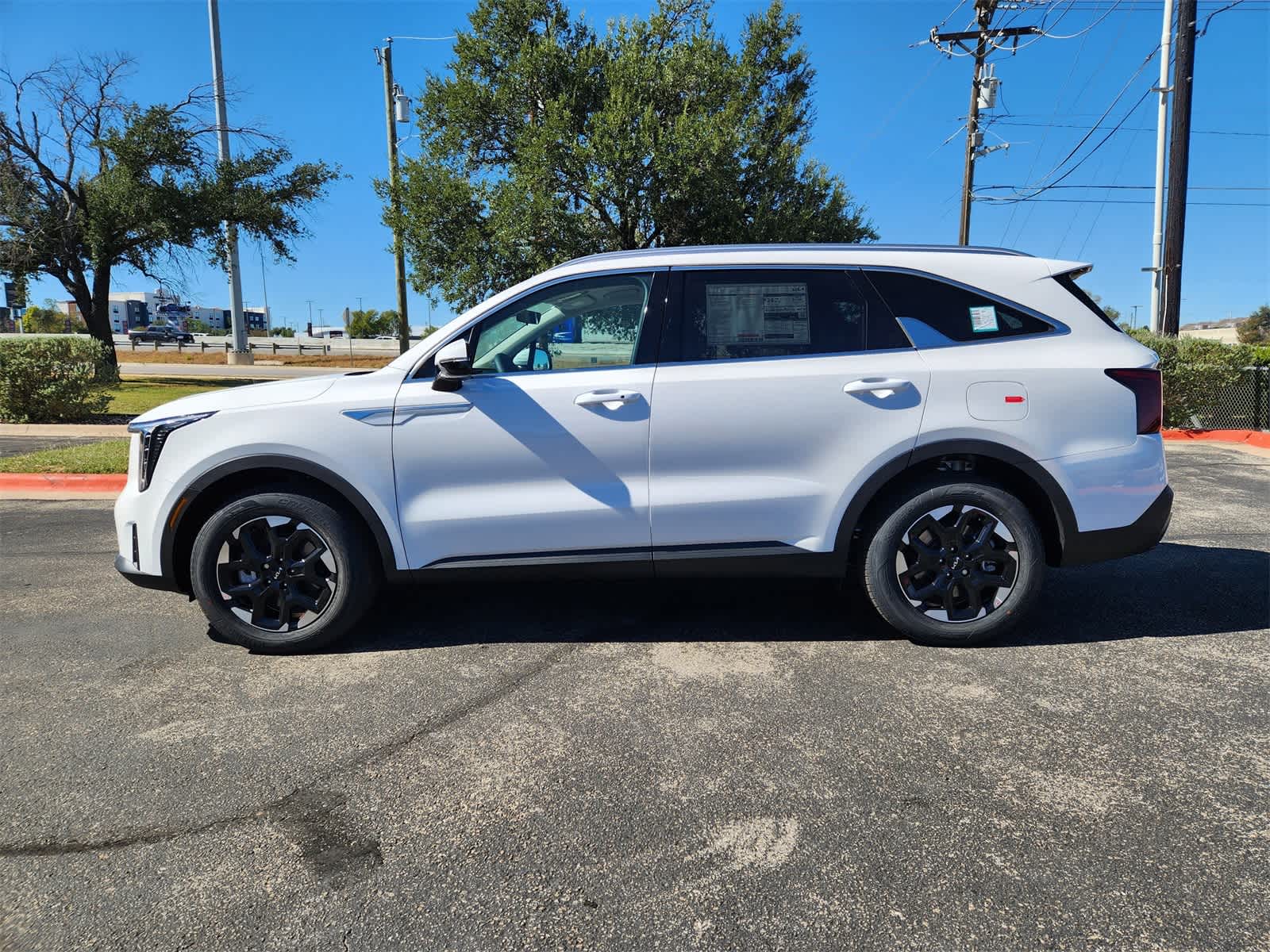 2026 Kia Sorento S photo 3