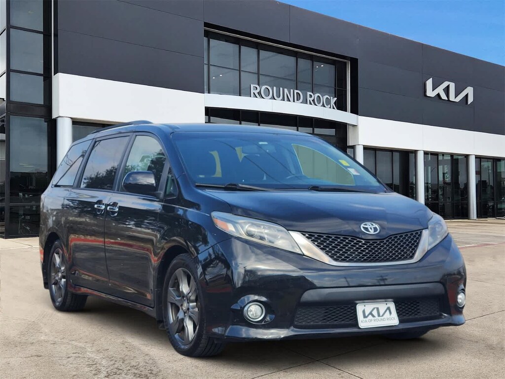 Used 2017 Toyota Sienna SE 8 Passenger Van