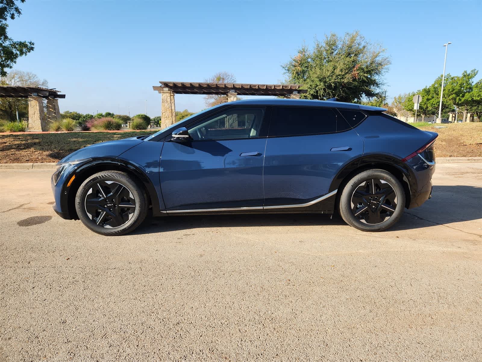 Thumbnail: 2025 Kia EV6 - 4