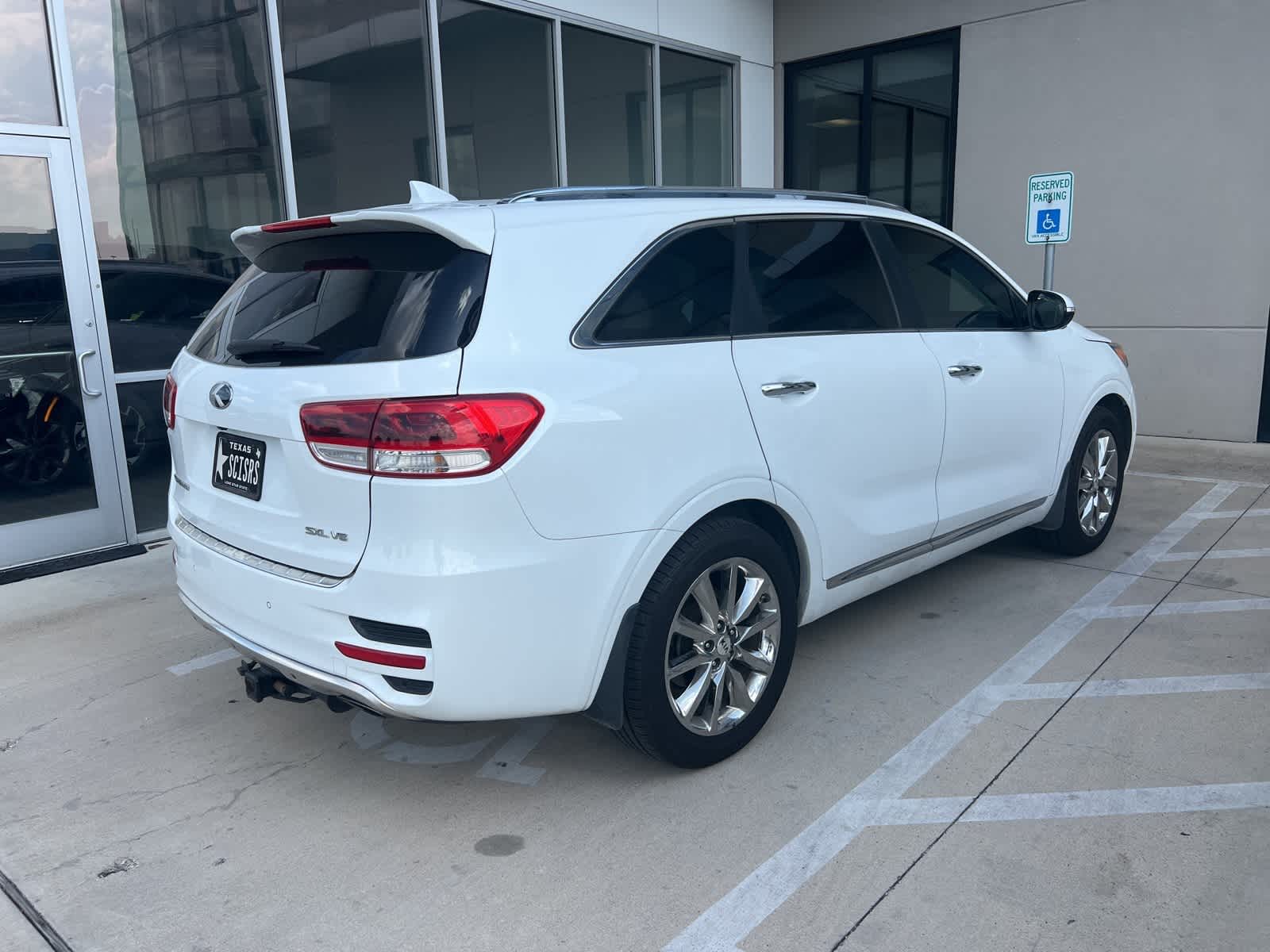 Thumbnail: 2016 Kia Sorento - 4