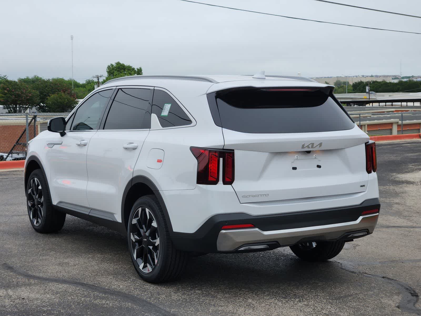 Thumbnail: 2026 Kia Sorento - 6