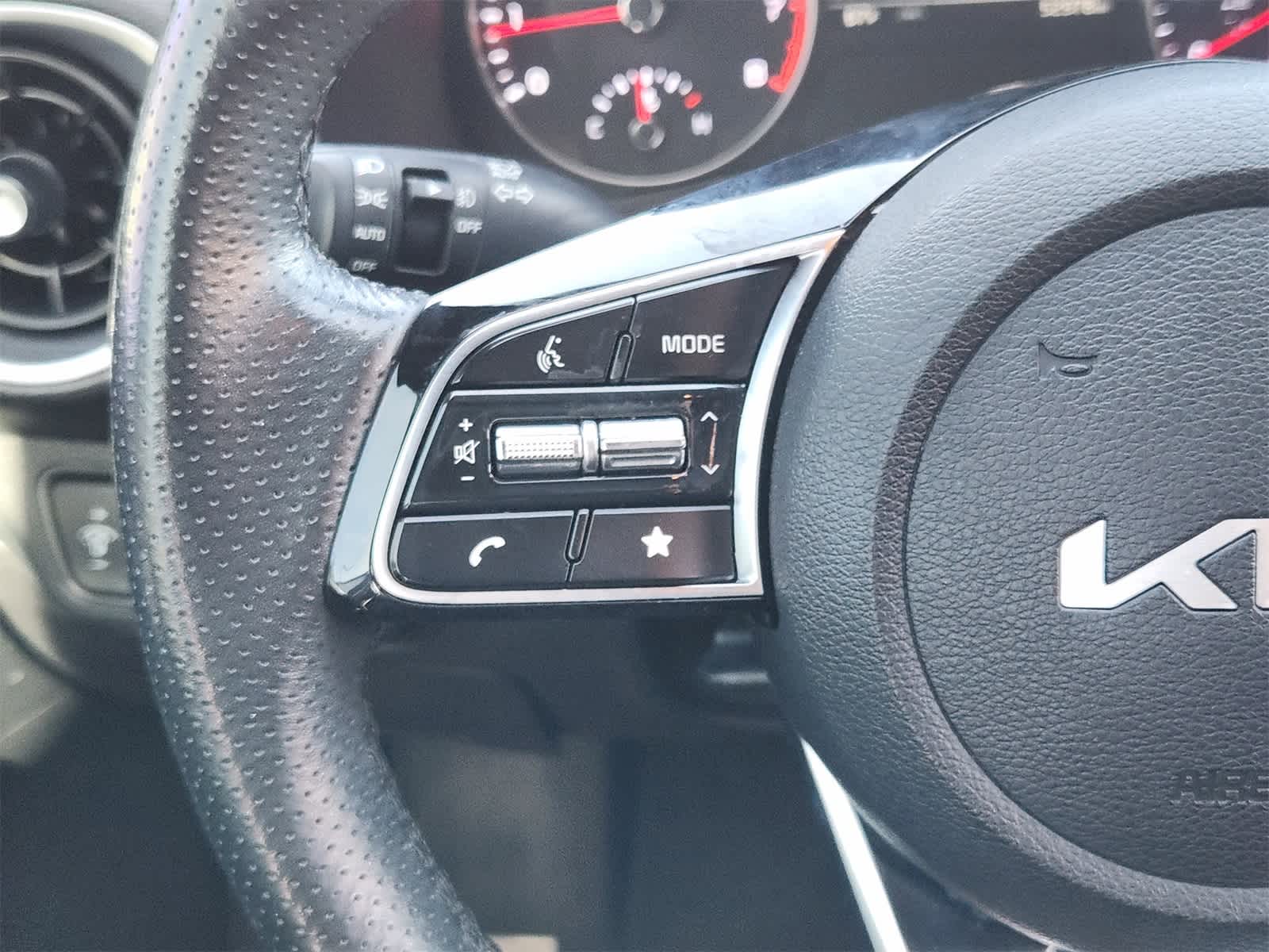 Thumbnail: 2022 Kia Forte - 27