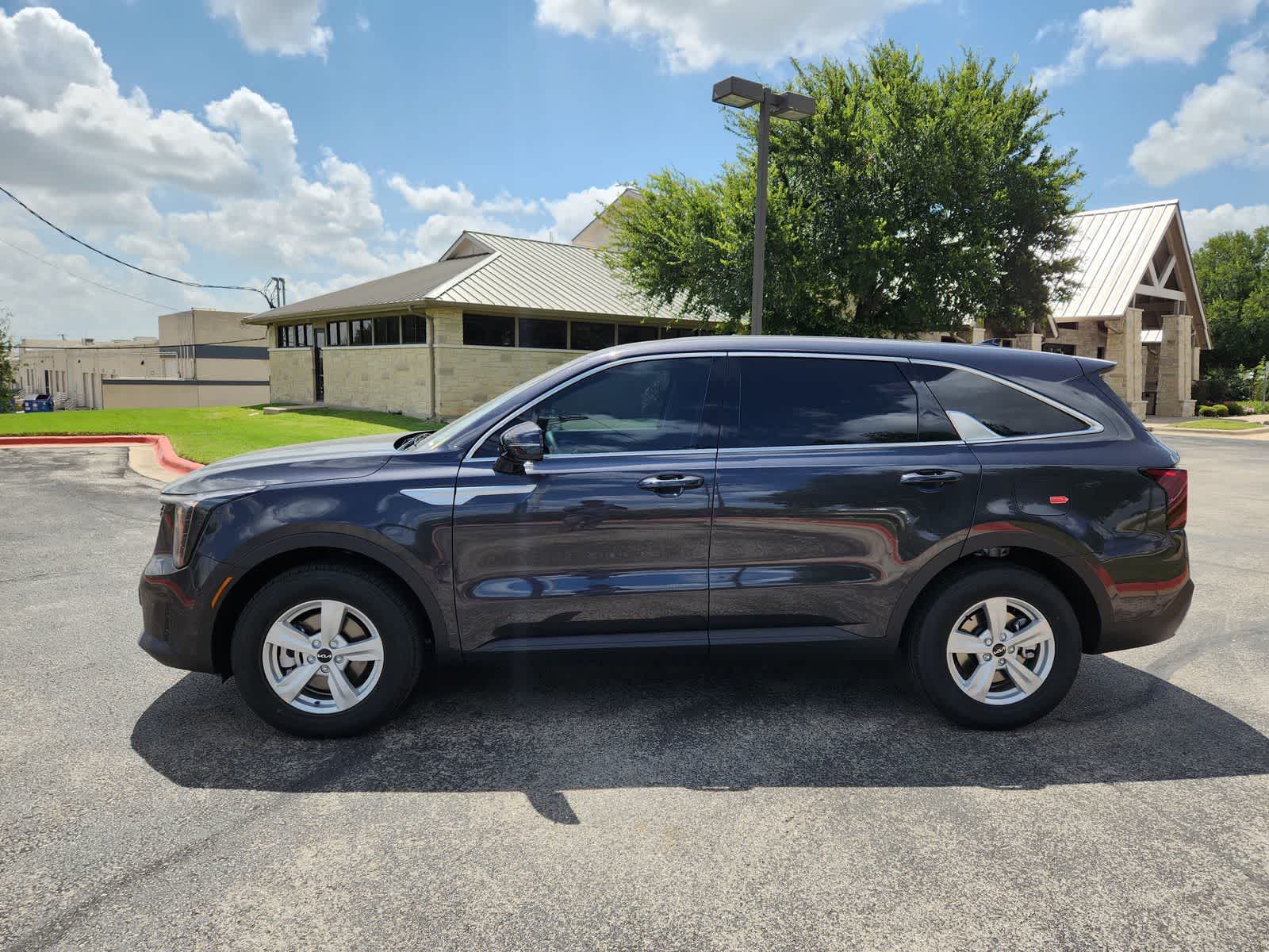 Thumbnail: 2026 Kia Sorento - 4