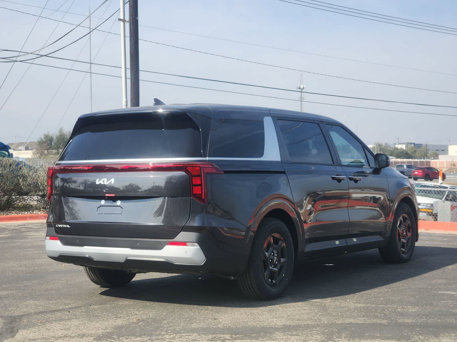 Thumbnail: 2026 Kia Carnival - 4