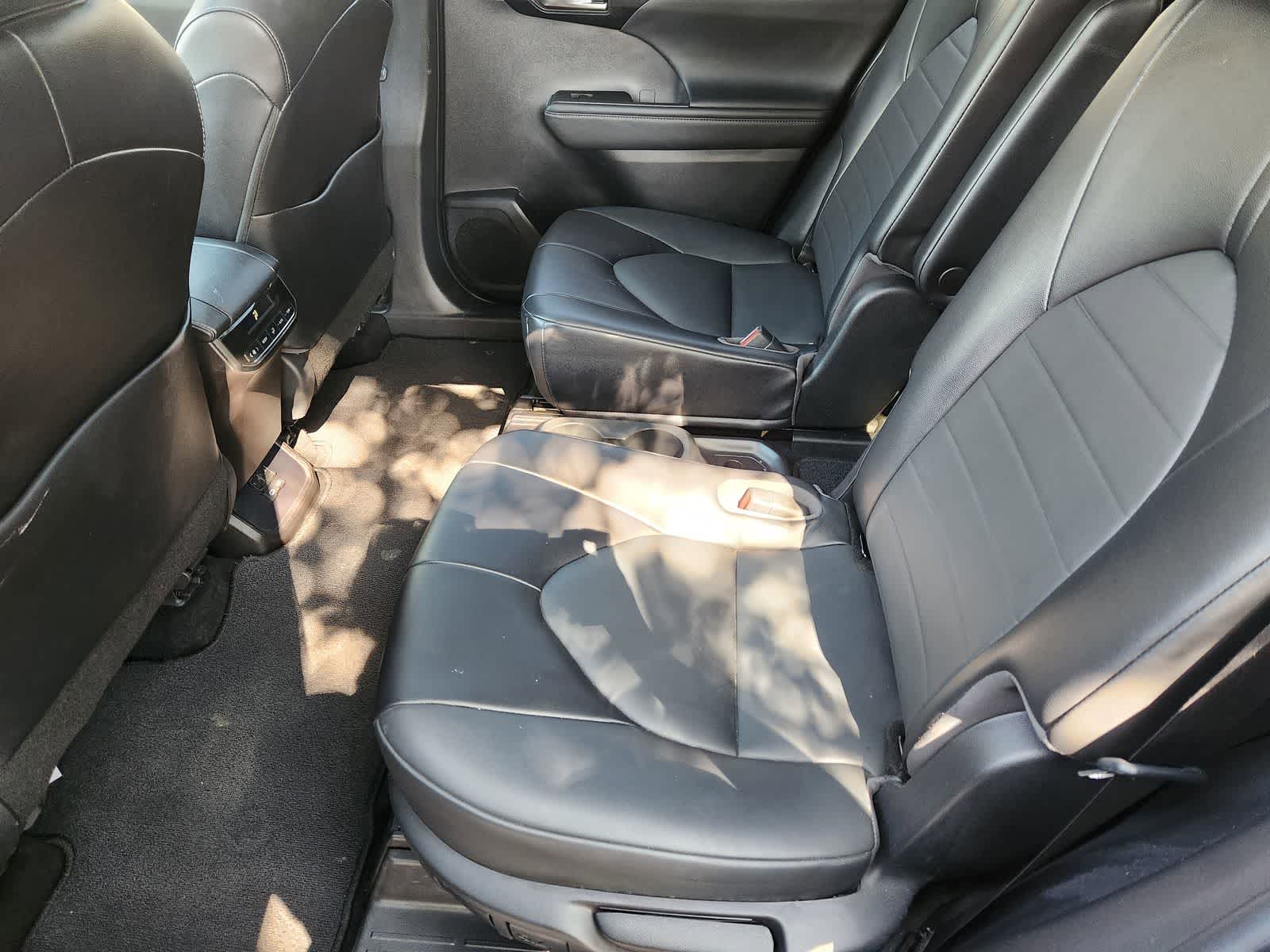 Thumbnail: 2022 Toyota Highlander - 30