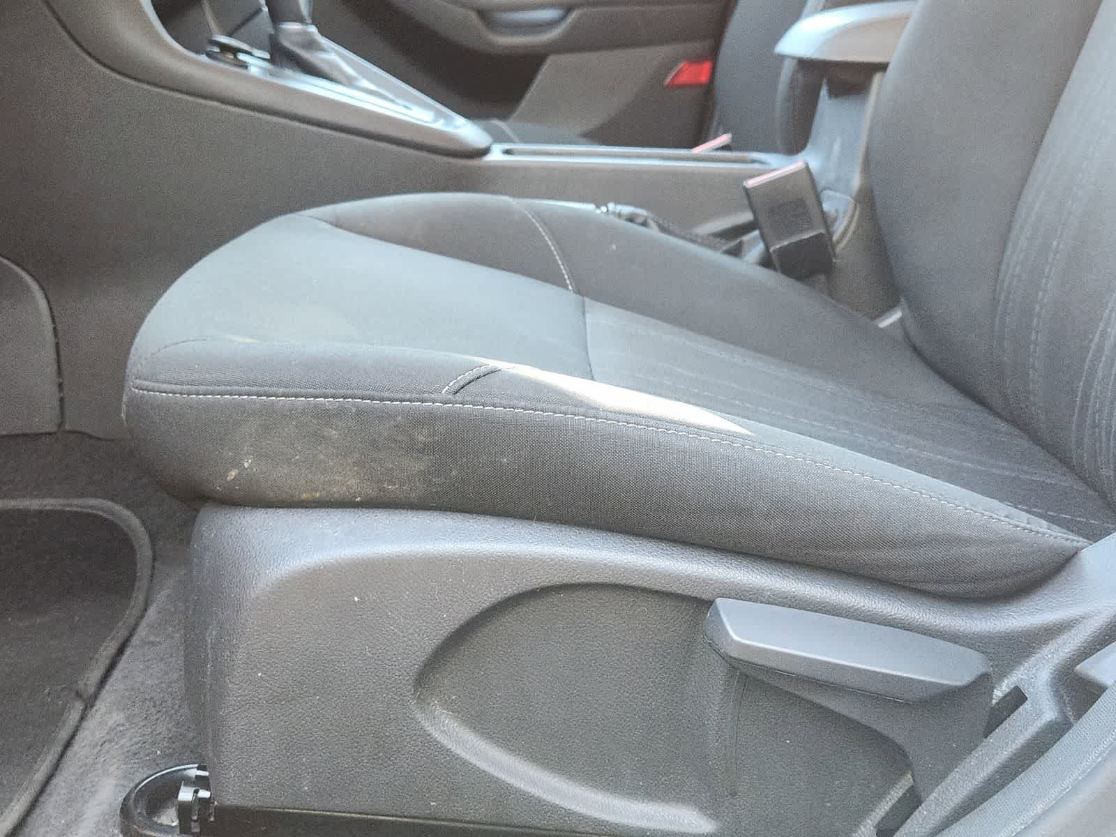 Thumbnail: 2015 Ford Focus - 24