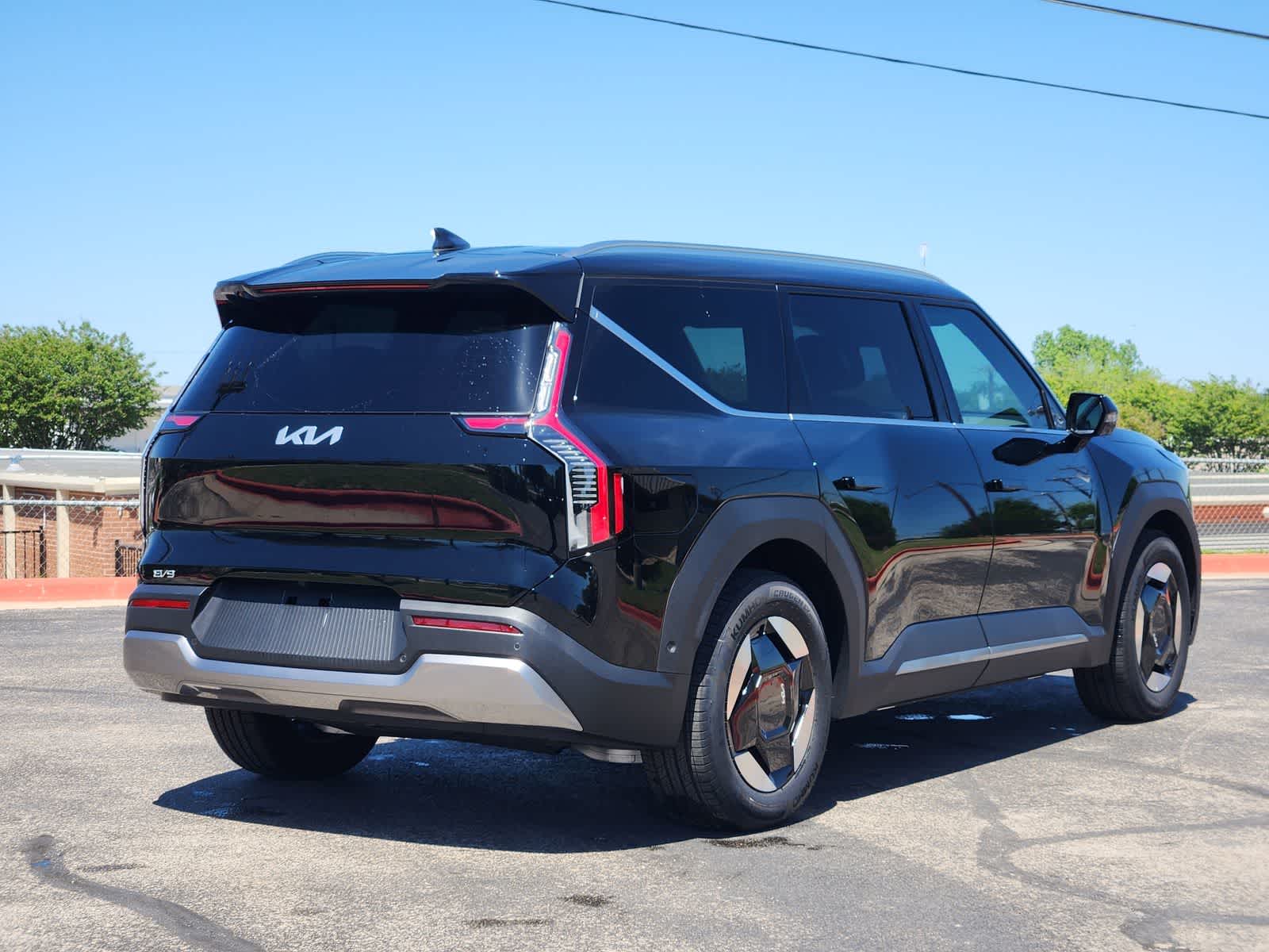 Thumbnail: 2026 Kia EV9 - 5